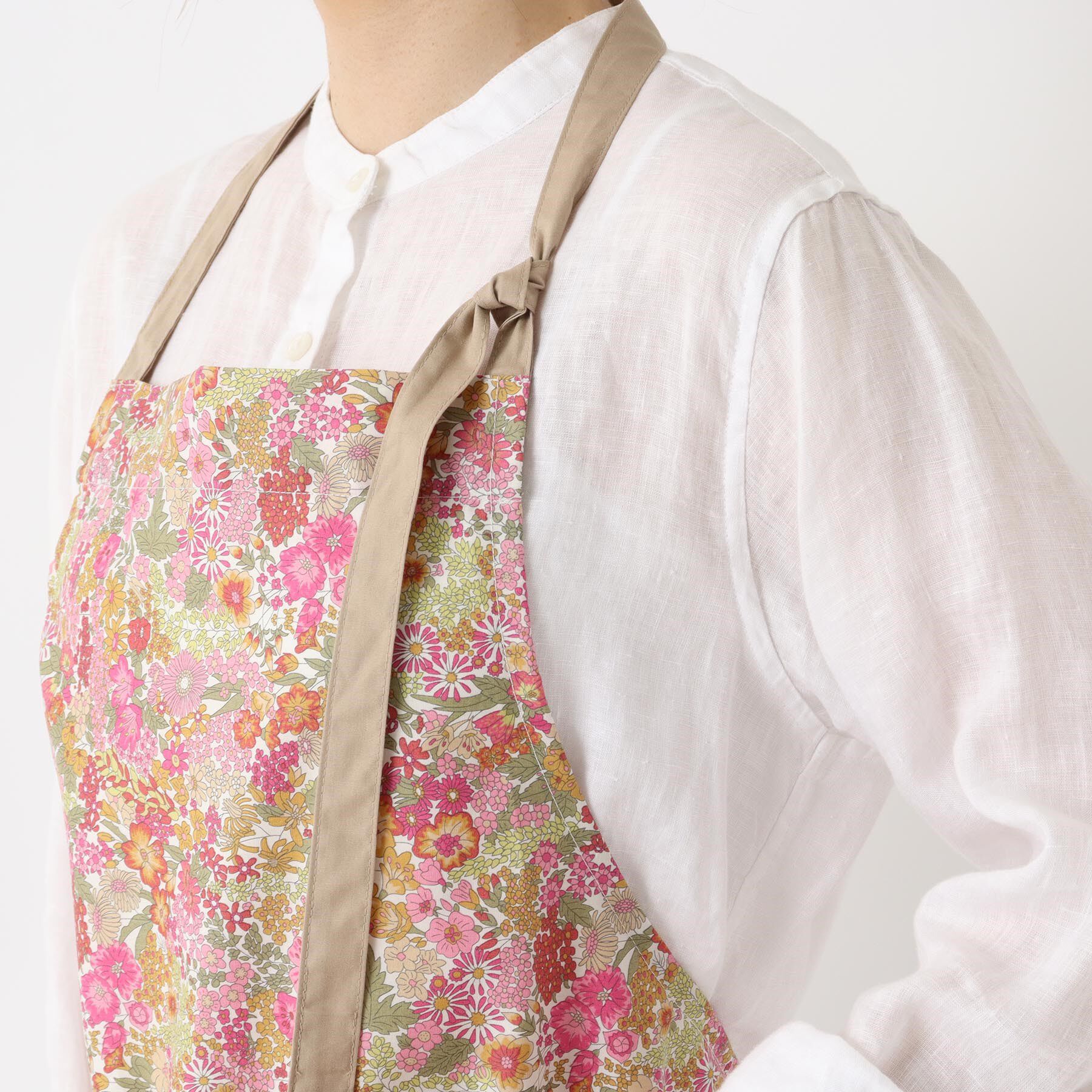 212 KITCHEN STORE「エプロン マーガレットアニー PK ＜フローレットロンドン ＞」|食器・キッチングッズ|