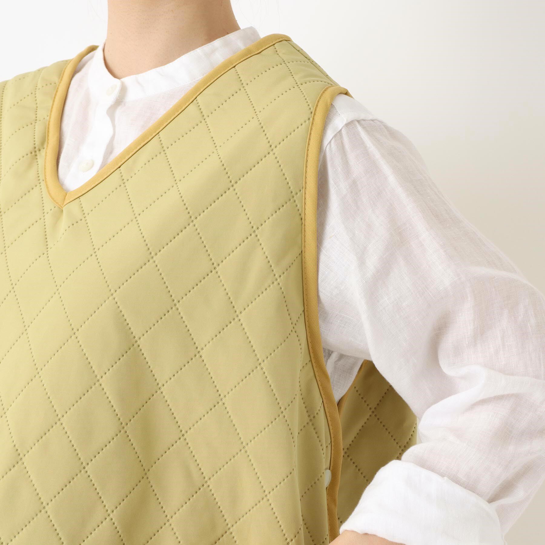 212 KITCHEN STORE「カリダ 裏ボアVネックエプロン YE」|食器・キッチングッズ|