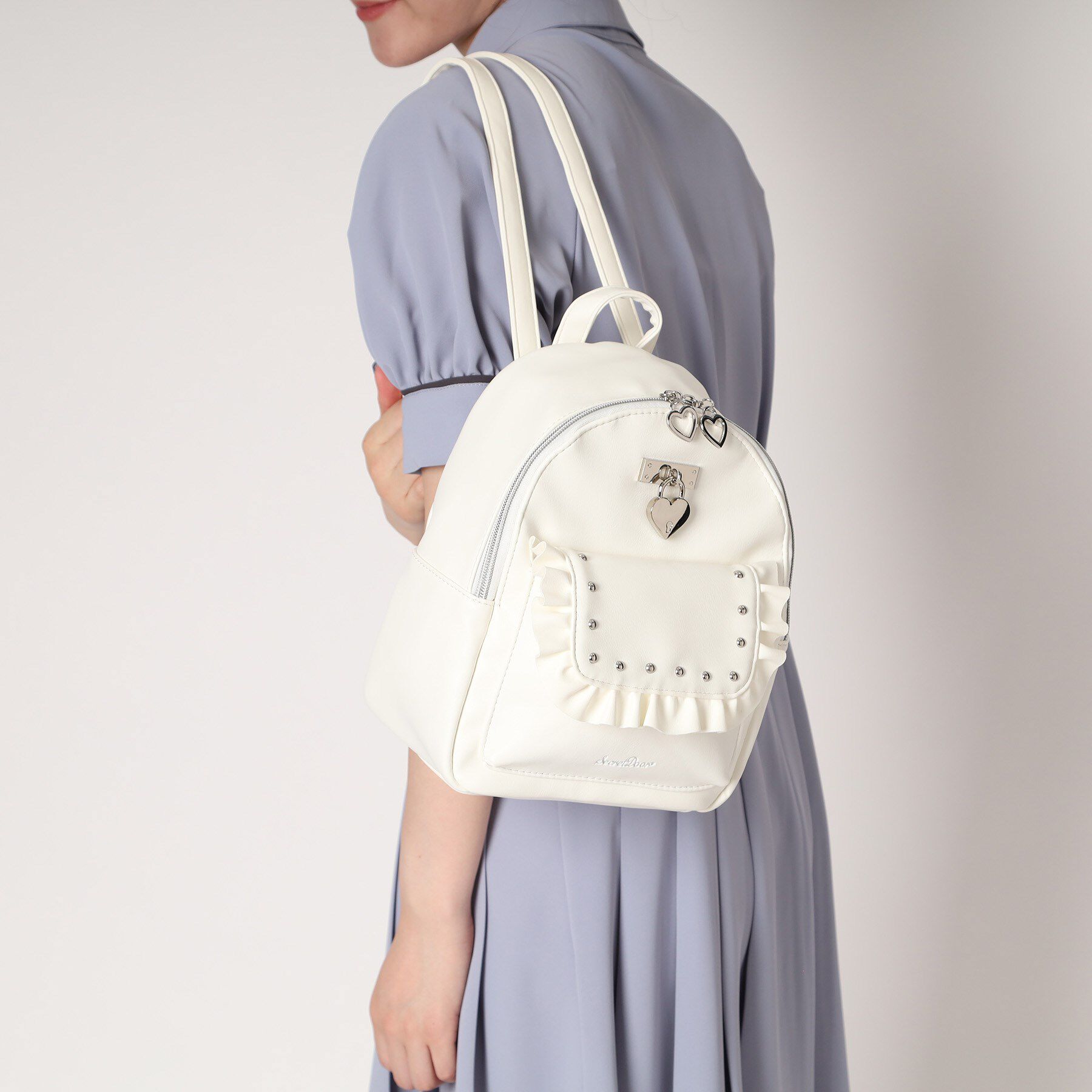 Ober Tashe「量産地雷 スタッズ南京錠付きフリルハートミニリュック」|リュック|
