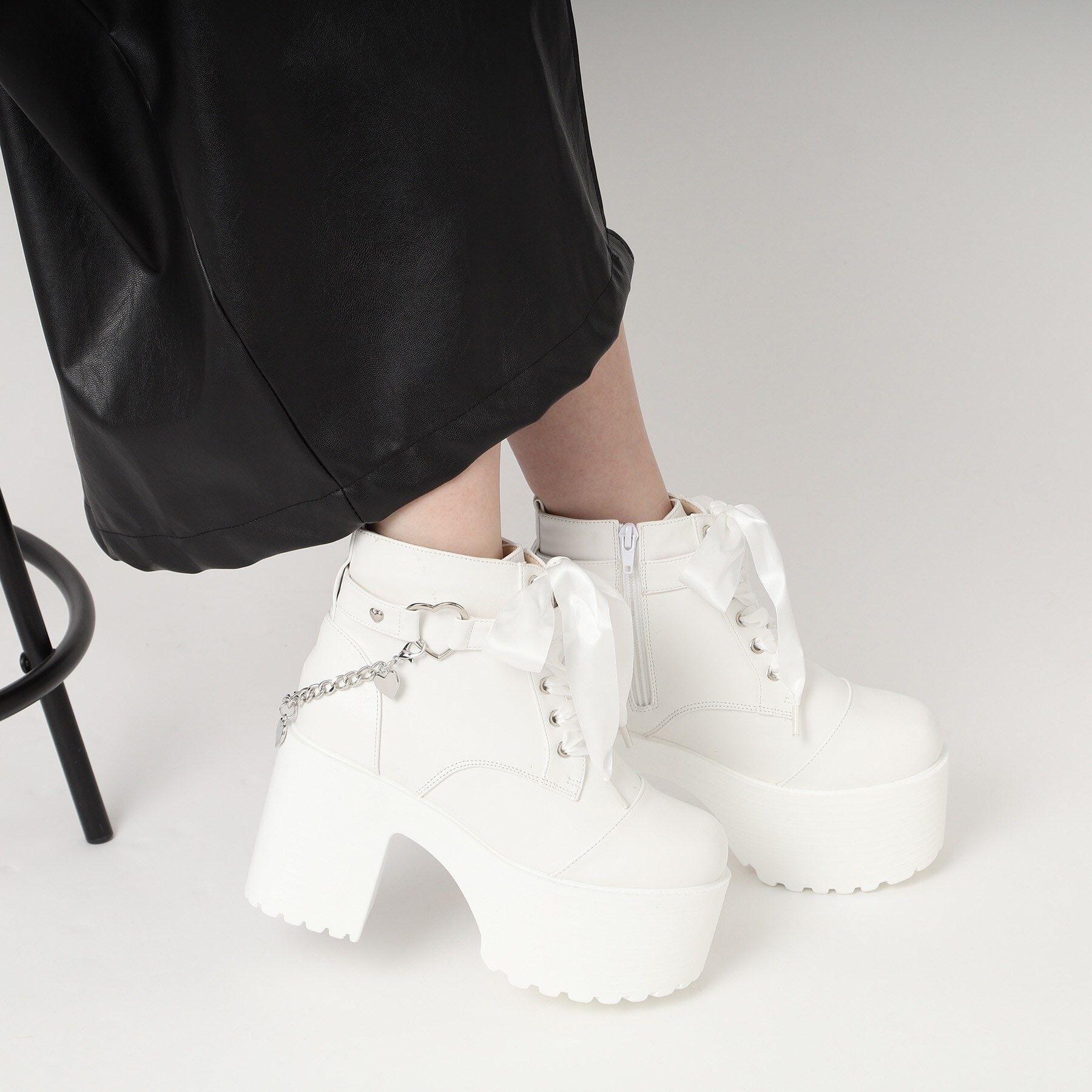 csT&P「厚底ハート付きレースアップブーツ　24SS」|ショートブーツ|