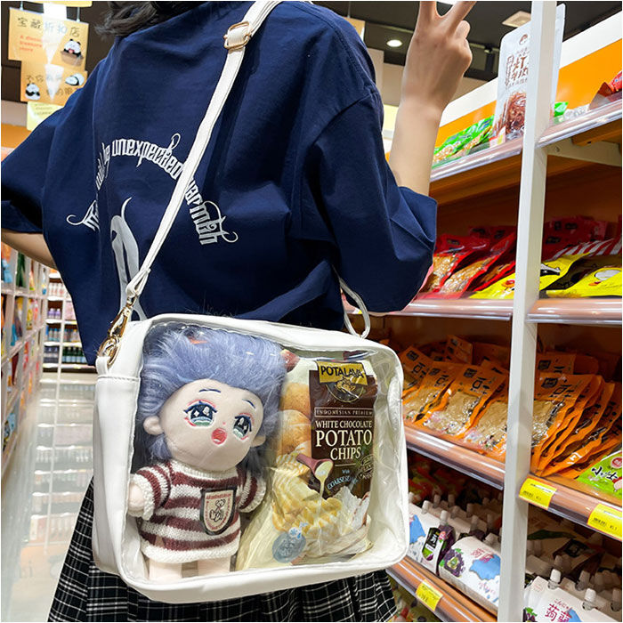 BACKYARD FAMILY「痛バッグ ショルダーバッグ 推し活 大容量 通販 痛バ 推し活バッグ 痛ショルダー ビニールバッグ」|ショルダー・メッセンジャー|