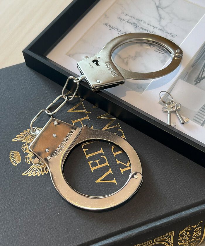 BACKYARD FAMILY「手錠 おもちゃ コスプレ 通販 仮装 手枷 小物 おもちゃ手錠 演劇 芝居 小道具 鍵付き 舞台」|フィギュア・ホビー|