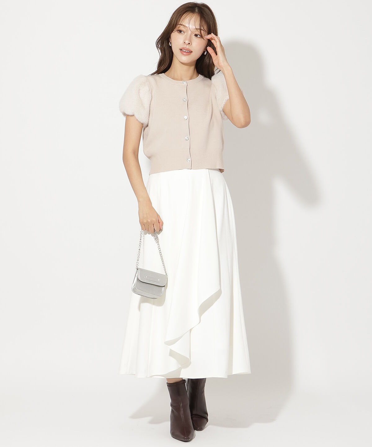 アンドクチュール「ファー付きビジューボタンプルオーバー」|ニット・セーター|