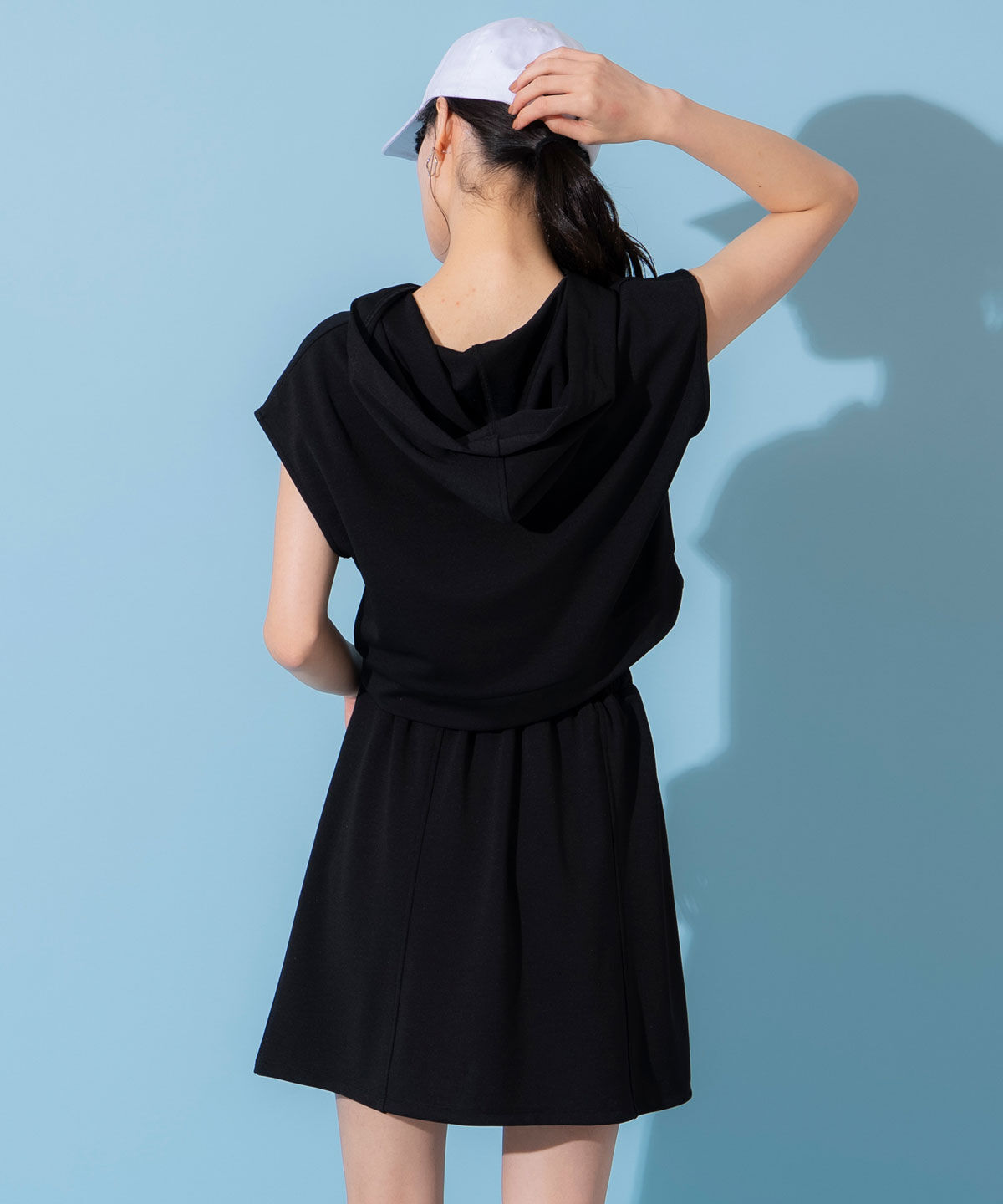 REDYAZEL「エンブレム刺繍フーディー&times;フレアスカートセットアップ」|ワンピース|