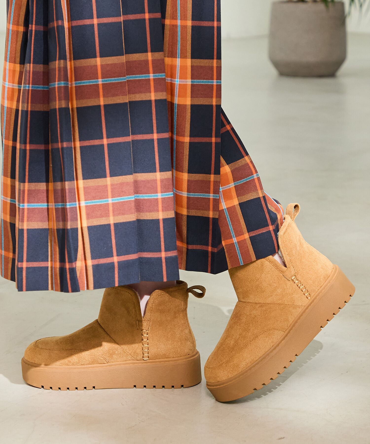 ORiental TRaffic「●2025秋冬新作●【 軽量 】 サイドスリット 厚底 ムートン ショートブーツ /51425 防寒」|ショートブーツ|