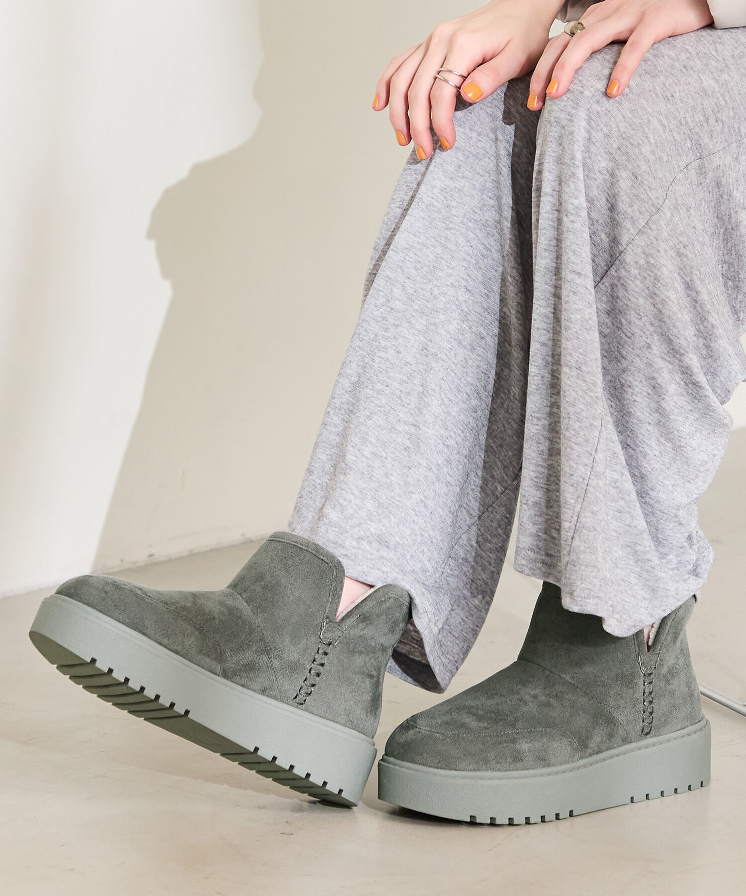 ORiental TRaffic「●2025秋冬新作●【 軽量 】 サイドスリット 厚底 ムートン ショートブーツ /51425 防寒」|ショートブーツ|