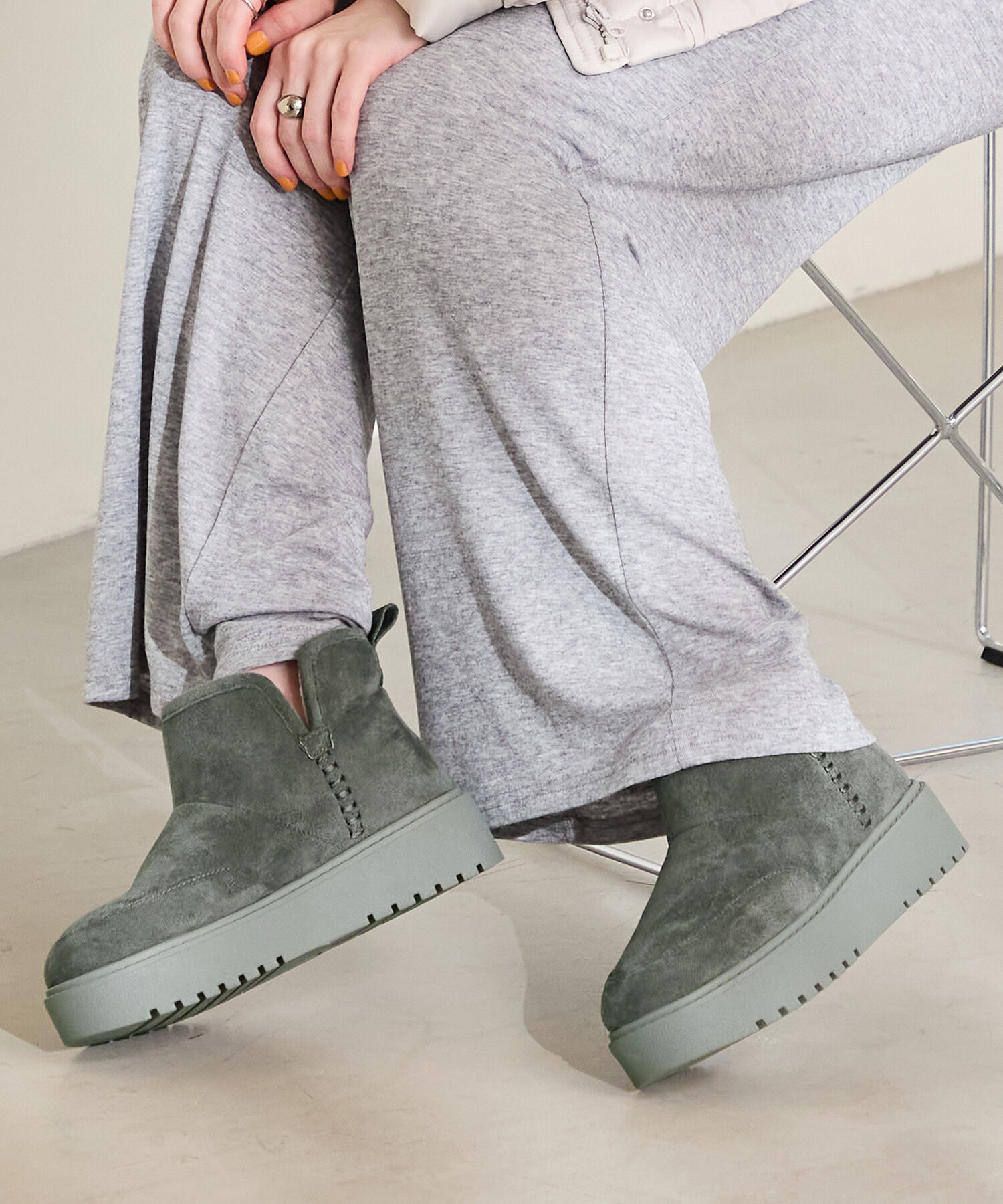 ORiental TRaffic「●2025秋冬新作●【 軽量 】 サイドスリット 厚底 ムートン ショートブーツ /51425 防寒」|ショートブーツ|