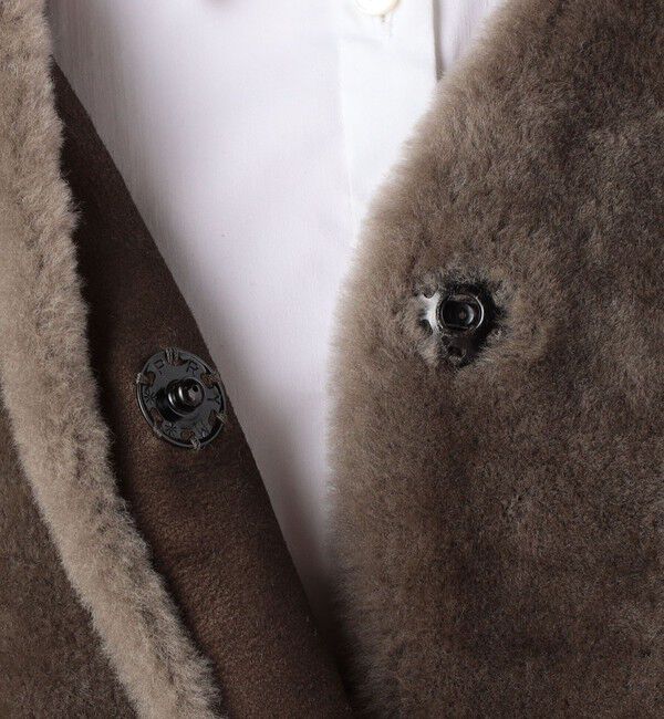 TOMORROWLAND GOODS「DES PRES ムートン Vネックコート」|ノーカラーコート|