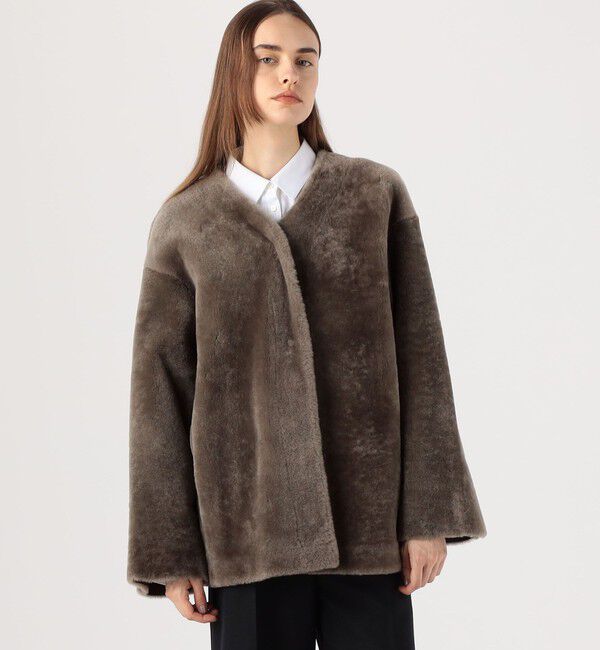 TOMORROWLAND GOODS「DES PRES ムートン Vネックコート」|ノーカラーコート|