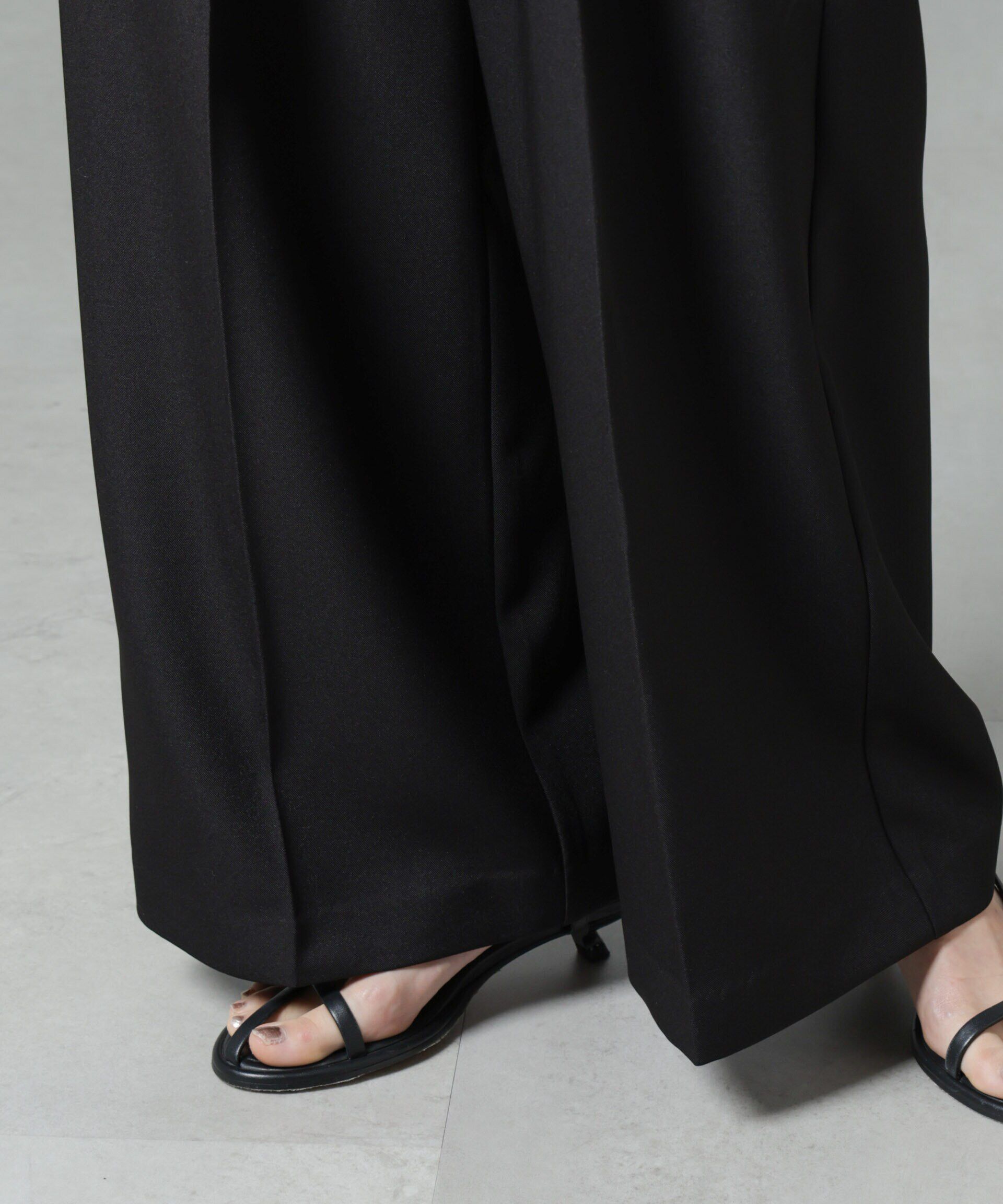 nano･universe「ハイウエスト2タックワイドパンツ」|チノ|