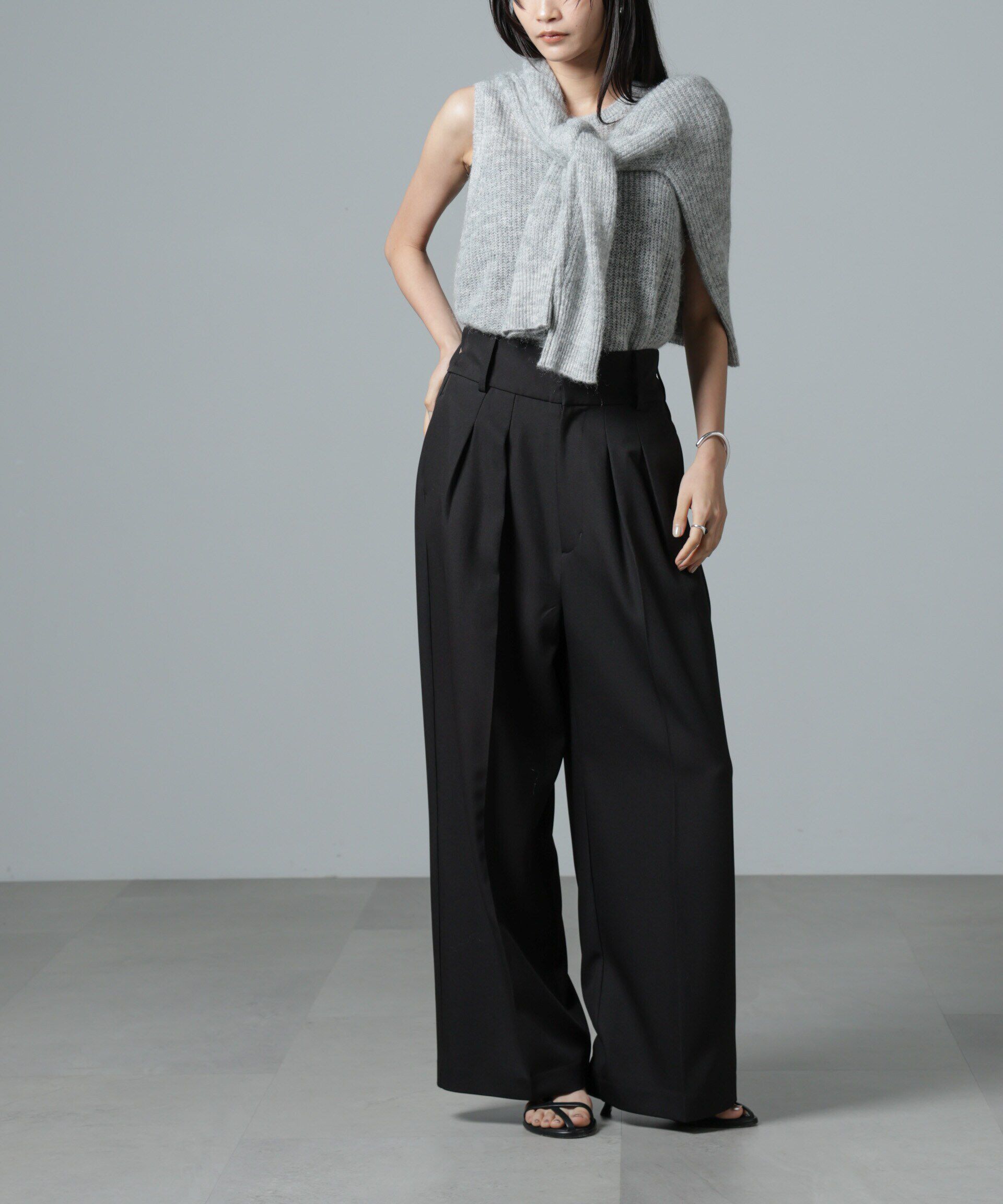 nano･universe「ハイウエスト2タックワイドパンツ」|チノ|