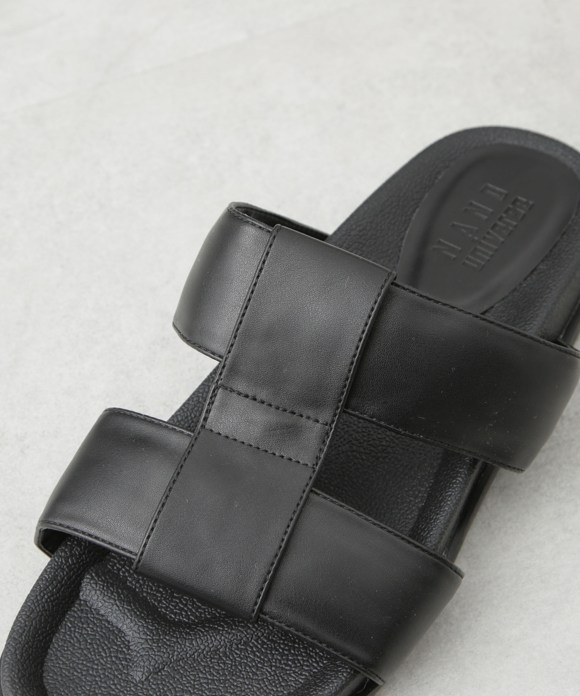 nano･universe「パディングフラットサンダル」|サンダル|