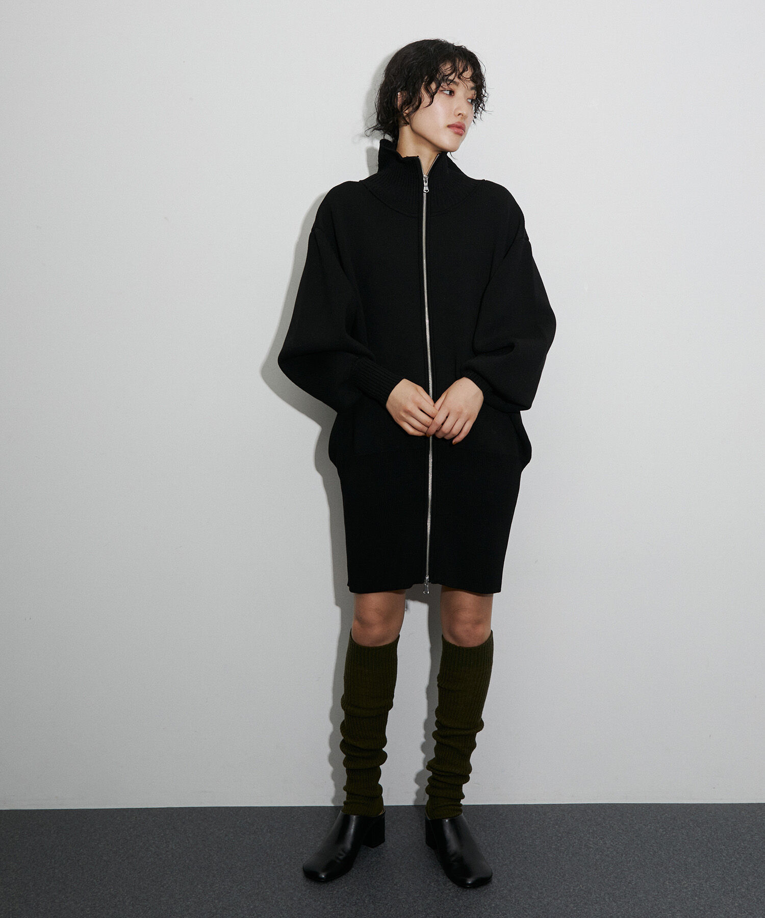 ADAM ET ROPE'「【サステナブル】〈same product〉ショートジャカードドライバーズニットワンピース」|ワンピース|