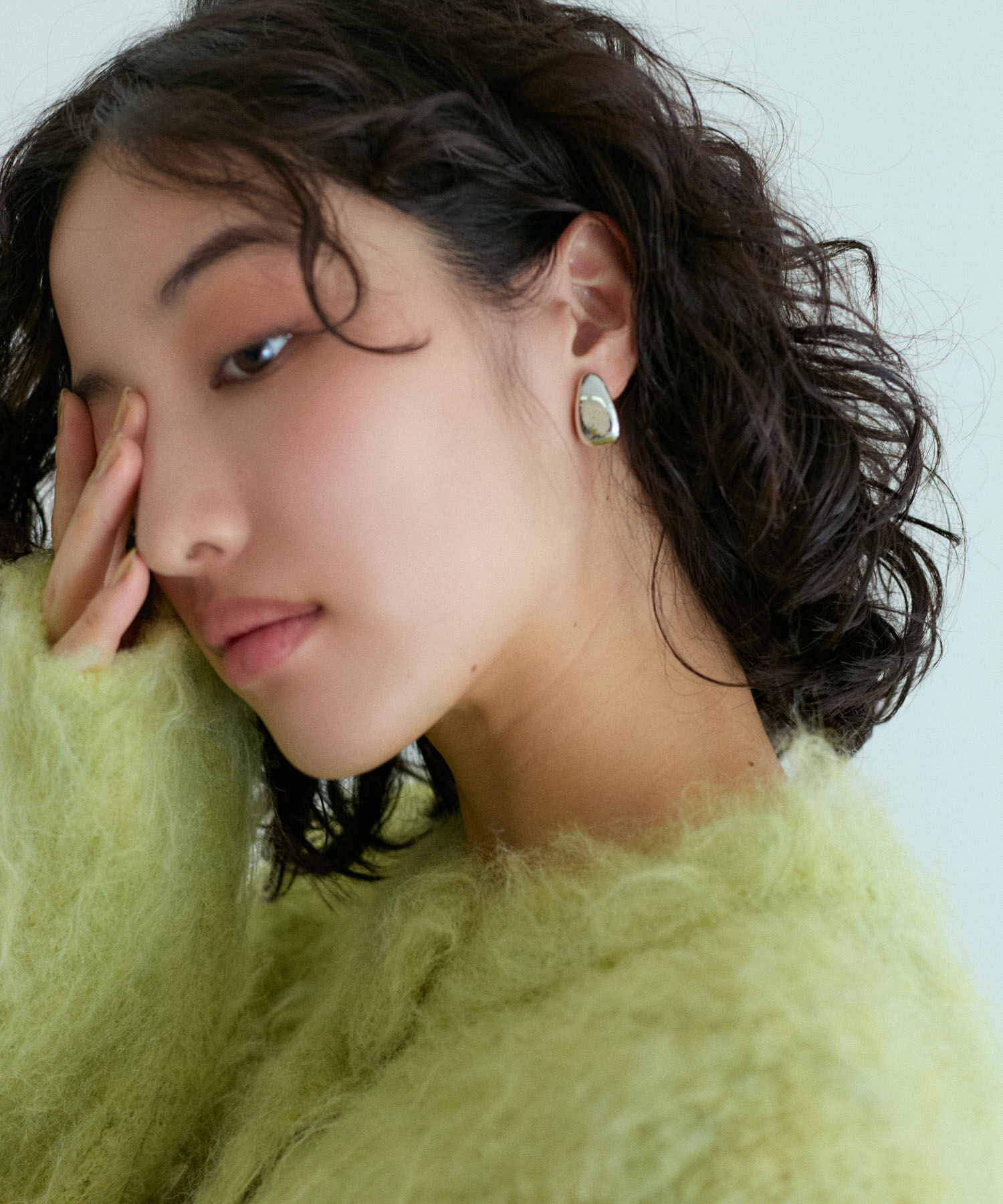 ADAM ET ROPE'「LES BIJOUX カーブドロップイヤリング」|イヤリング|シルバー(93)