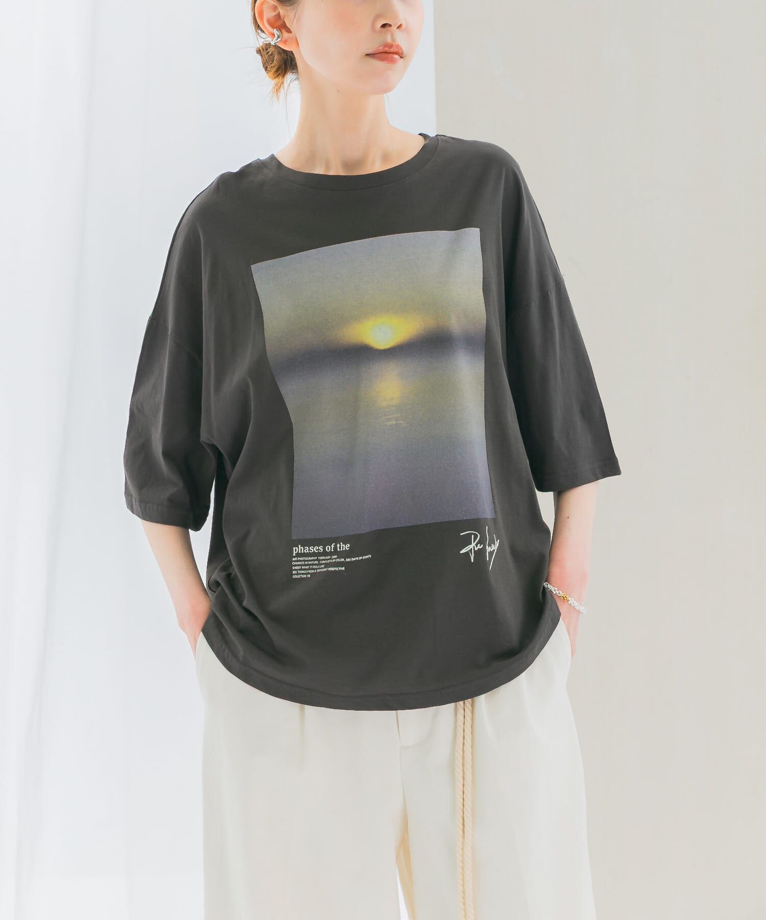 URBAN RESEARCH ROSSO「CHIGNON　Photo T-shirts」|Tシャツ・カットソー|チャコールグレー
