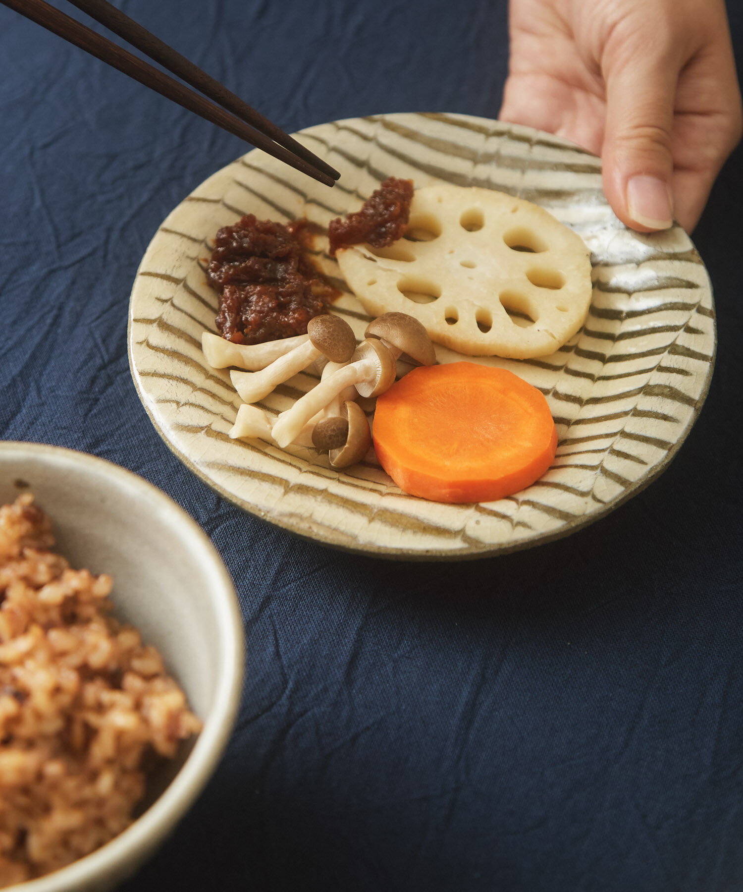 URBAN RESEARCH DOORS「塩幡桃子　5寸プレート フェザーコーム」|食器・キッチングッズ|