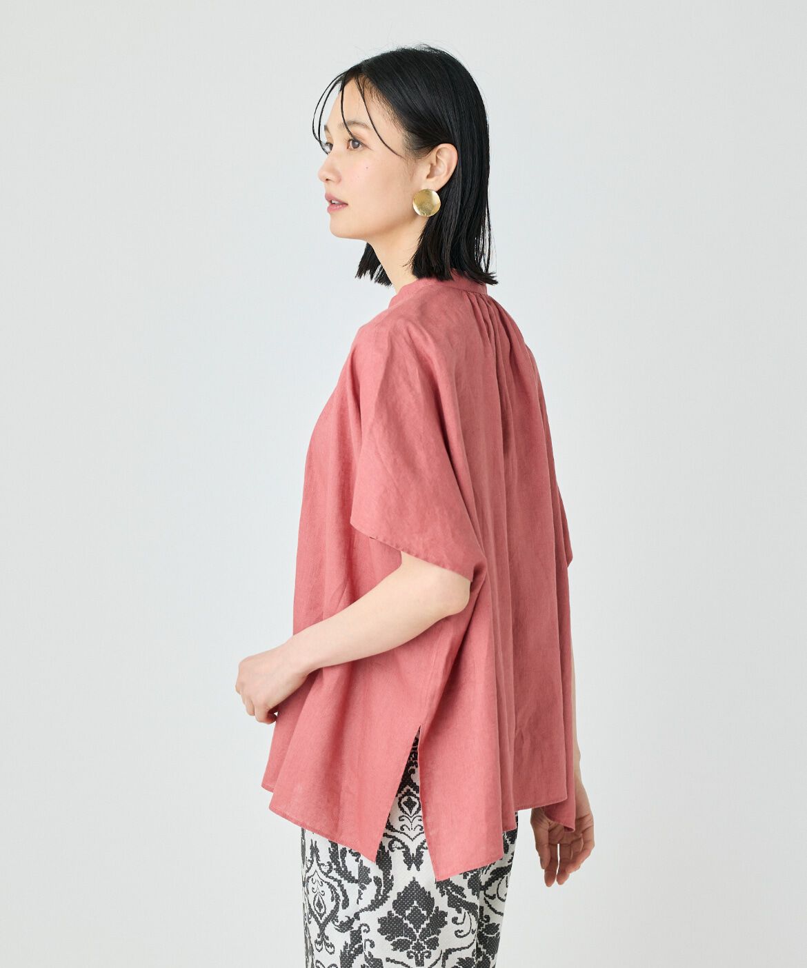 7-IDconcept.「《大きいサイズ》ポンチョ風バンドカラーブラウス」|シャツ・ブラウス|