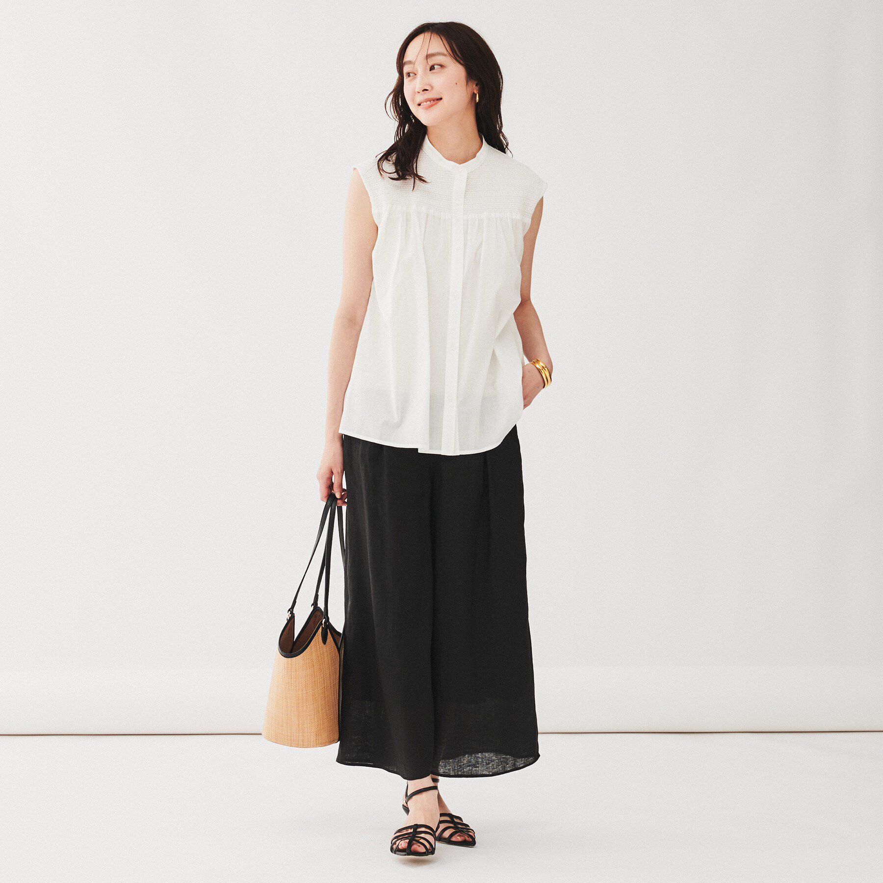 UNTITLED「【コットン100/ゆったりデザイン】シャーリングブラウス」|シャツ・ブラウス|