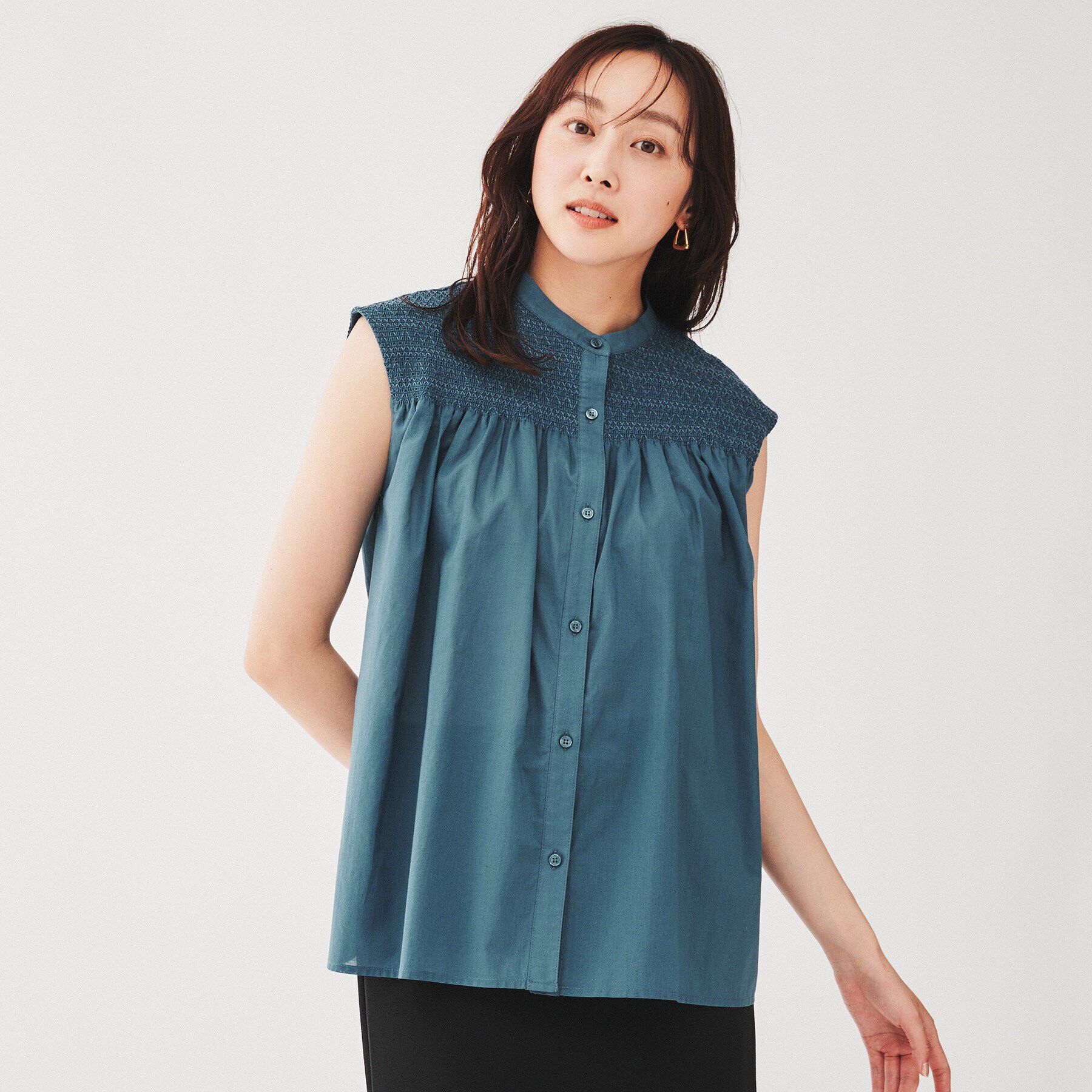 UNTITLED「【コットン100/ゆったりデザイン】シャーリングブラウス」|シャツ・ブラウス|