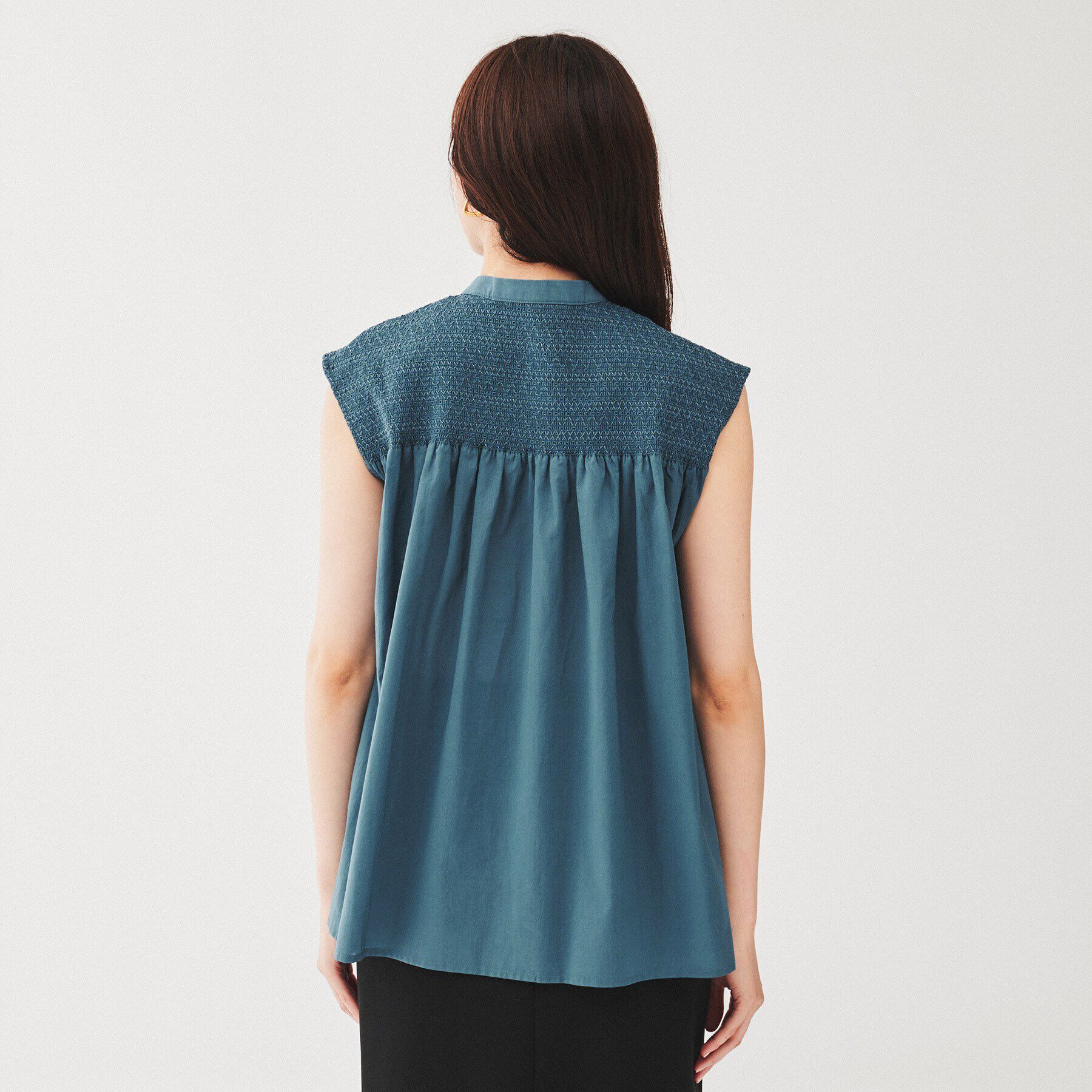 UNTITLED「【コットン100/ゆったりデザイン】シャーリングブラウス」|シャツ・ブラウス|