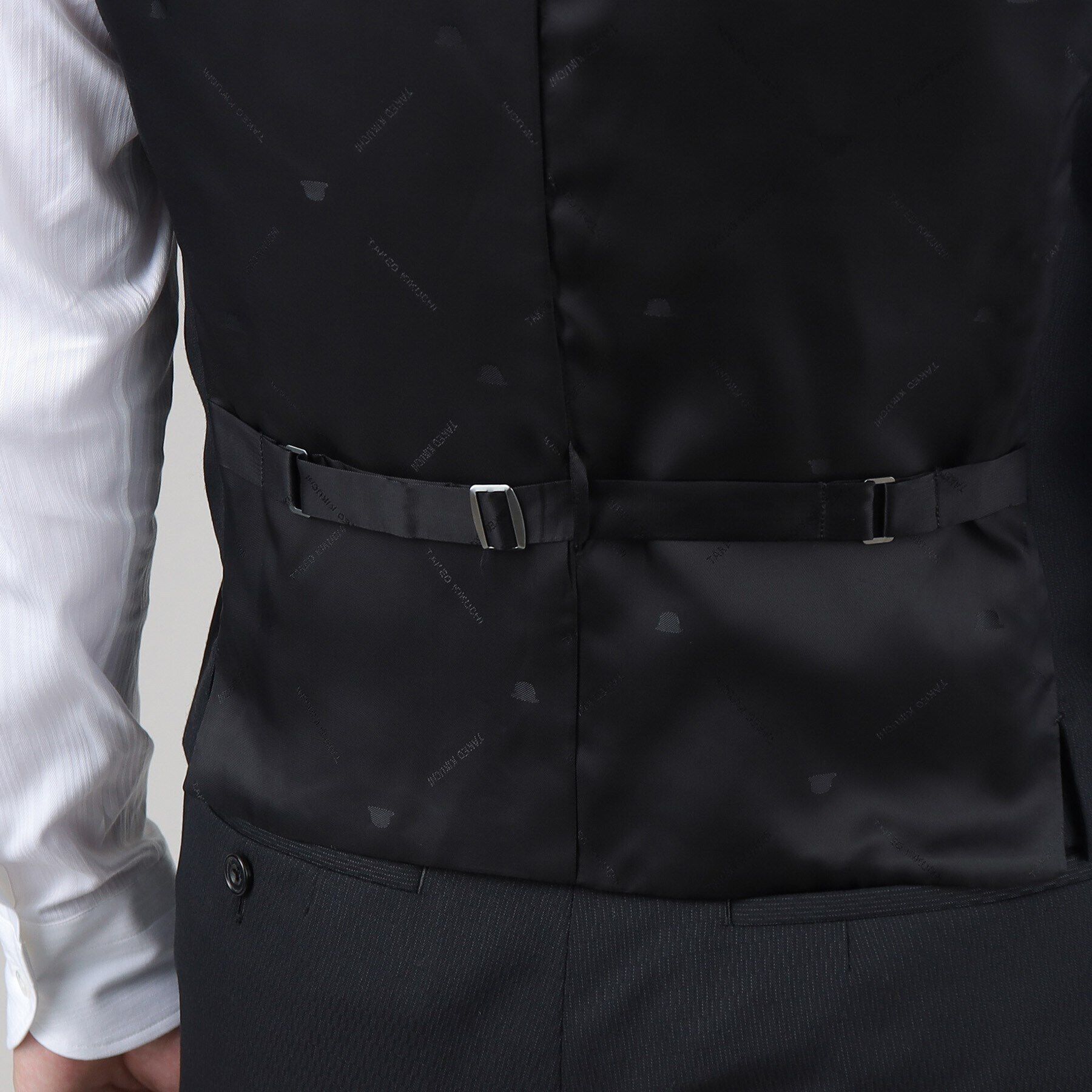 TAKEO KIKUCHI「マイクロデザイン ベスト」|スーツ|