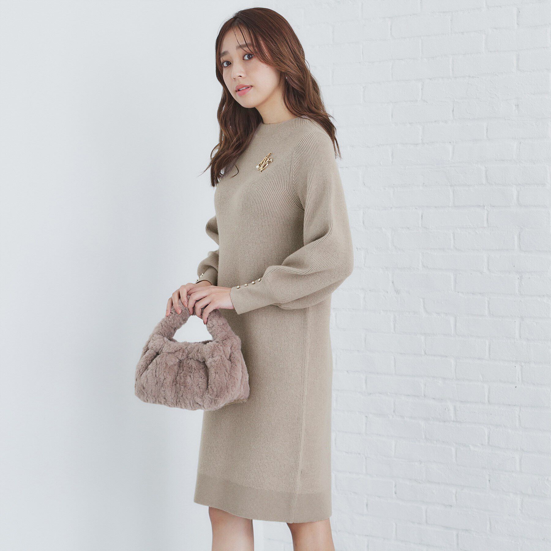 index「《5color》ブローチ付き 畦編みニットワンピース【洗濯機洗い可】」|ワンピース|