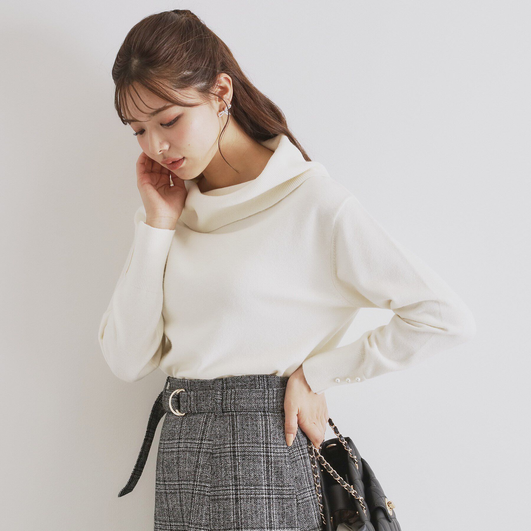 index「《8color/XS-LLsize》パール調ボタン付きオフタートルニット【洗濯機洗い可】」|ニット・セーター|