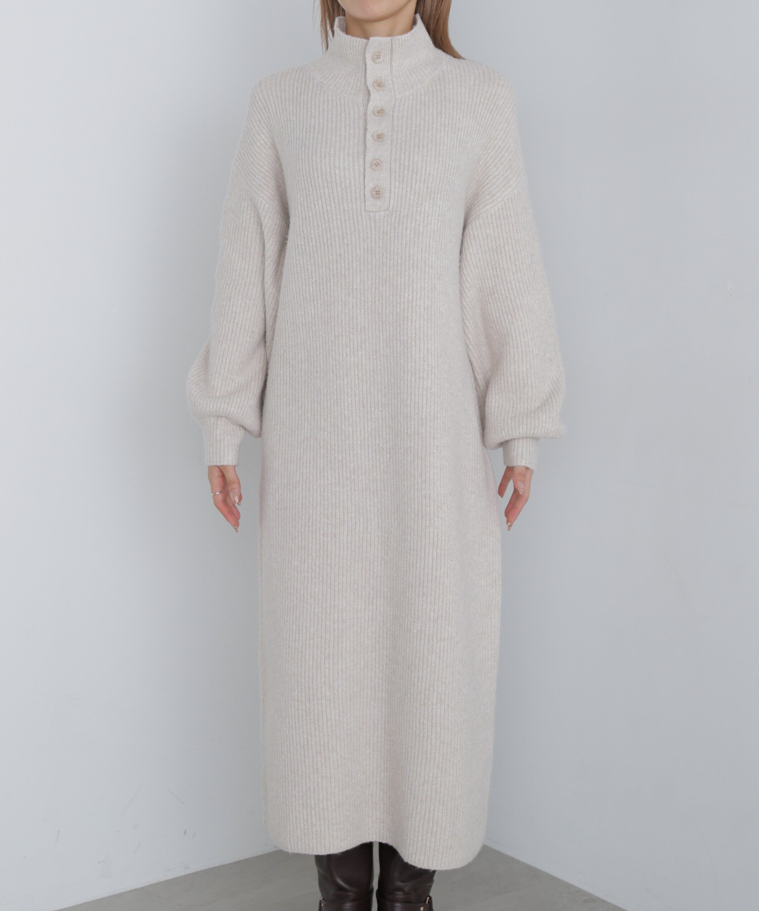  「スタンドヘンリーネックルーズニットワンピース」|ワンピース|