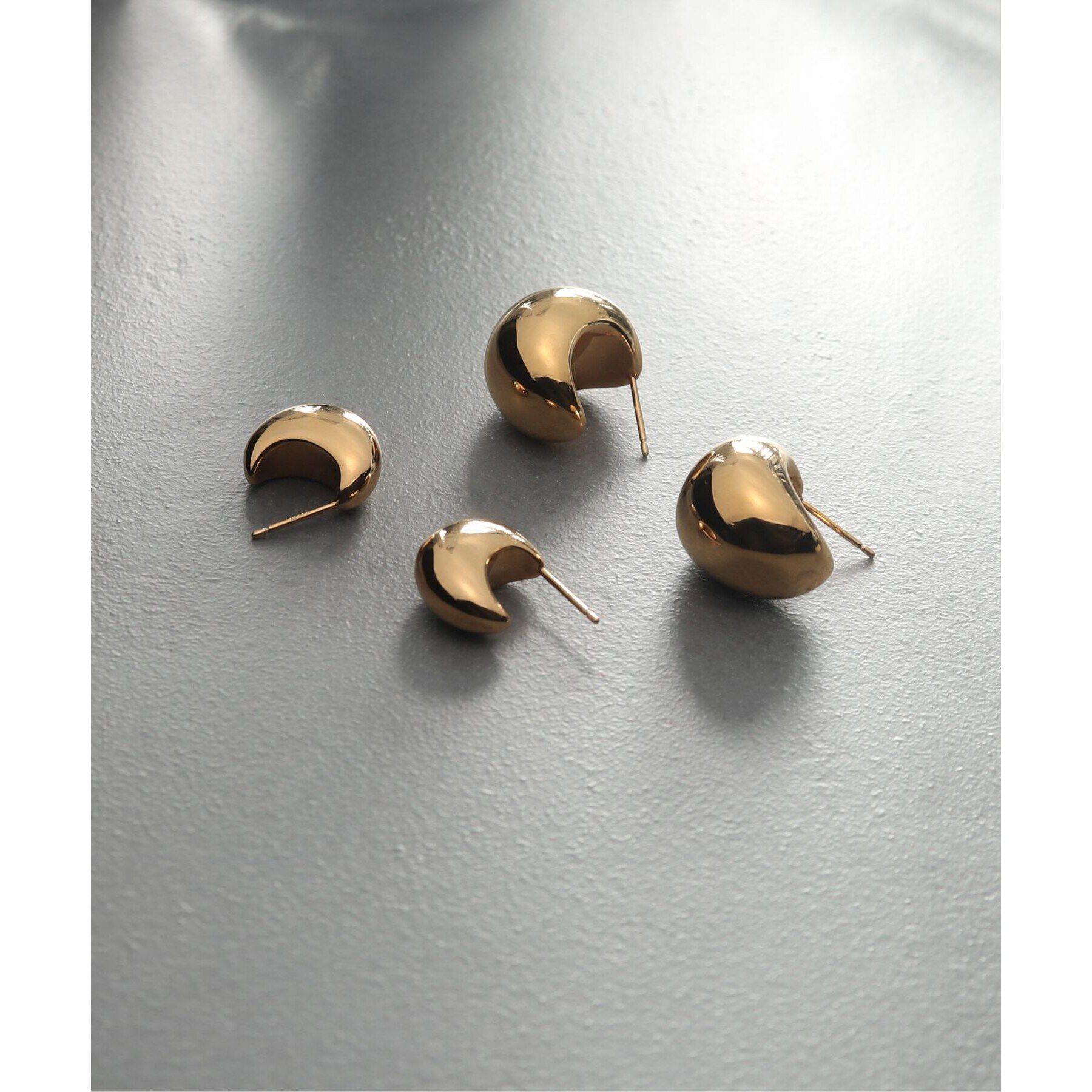 COCOSHNIK ONKITSCH「シルバー ホロウフープピアス ペアシェイプM GP」|ピアス|