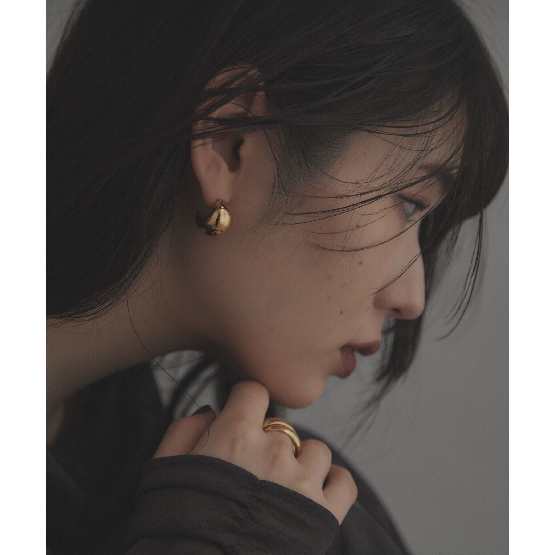 COCOSHNIK ONKITSCH「シルバー ホロウフープピアス ペアシェイプM GP」|ピアス|