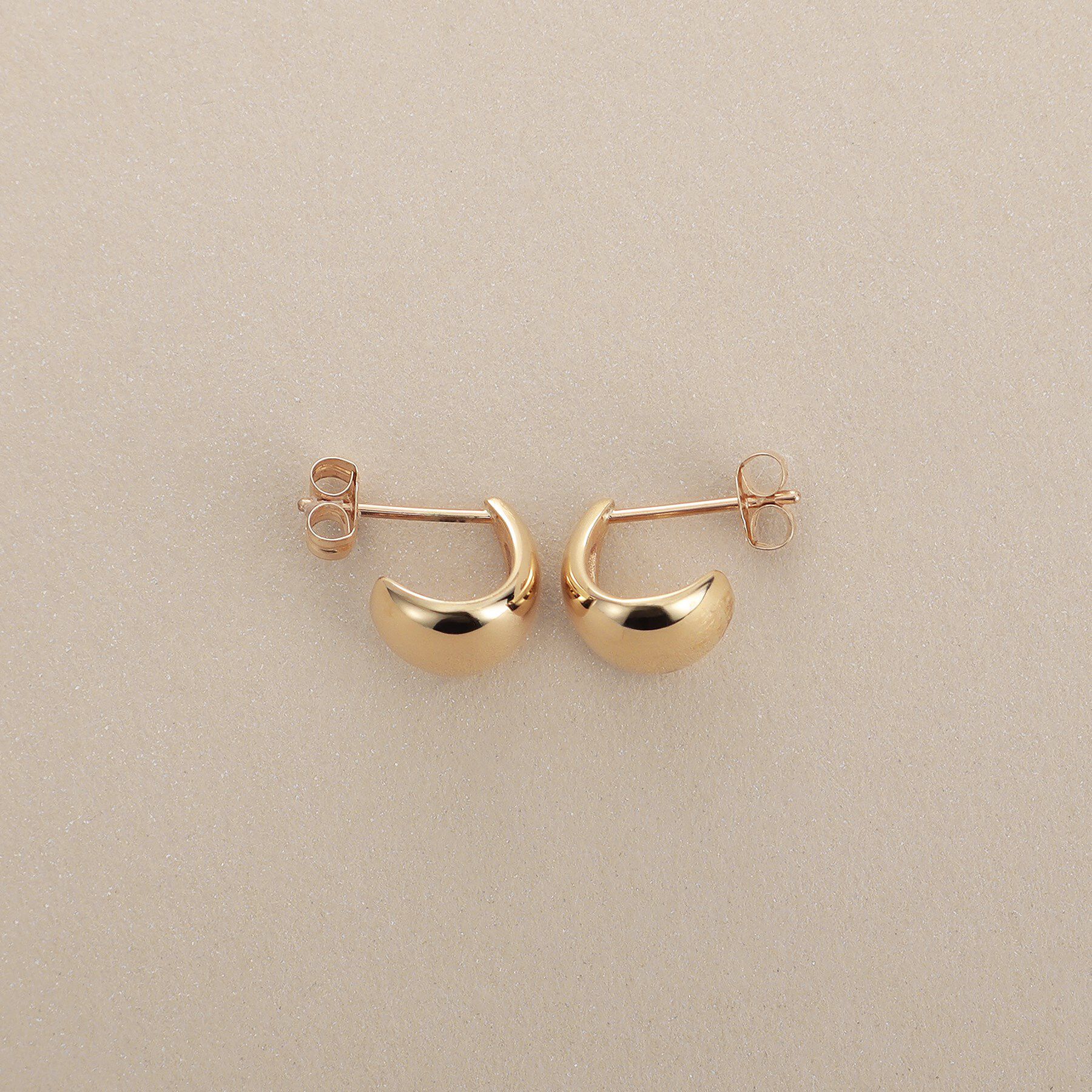 COCOSHNIK「K10ファンシェイプ スタッズピアス」|ピアス|