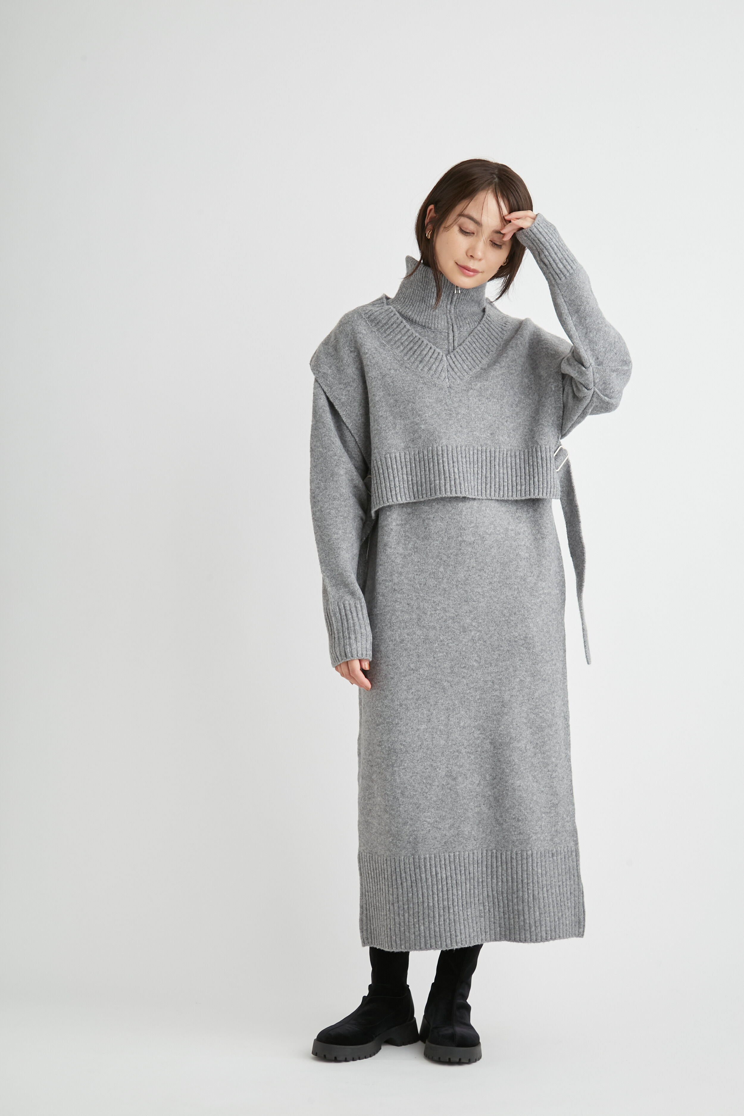 emmi atelier「【New Year Special Item】ベスト&times;ハーフジップニットワンピース」|ワンピース|GRY