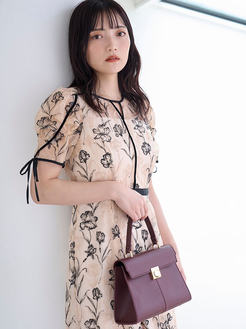 LILY BROWN「ラインフラワーエンブロイダリードレス」|ドレス|