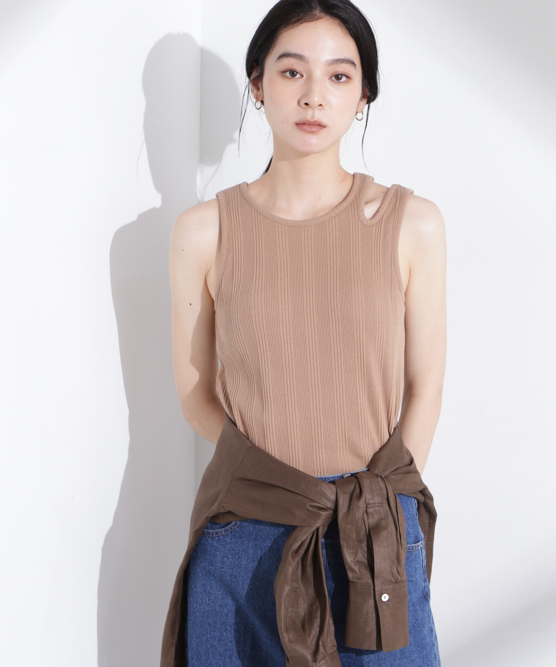 nano･universe「ランダムリブカップ付きスラッシュタンクトップ」|Tシャツ・カットソー|