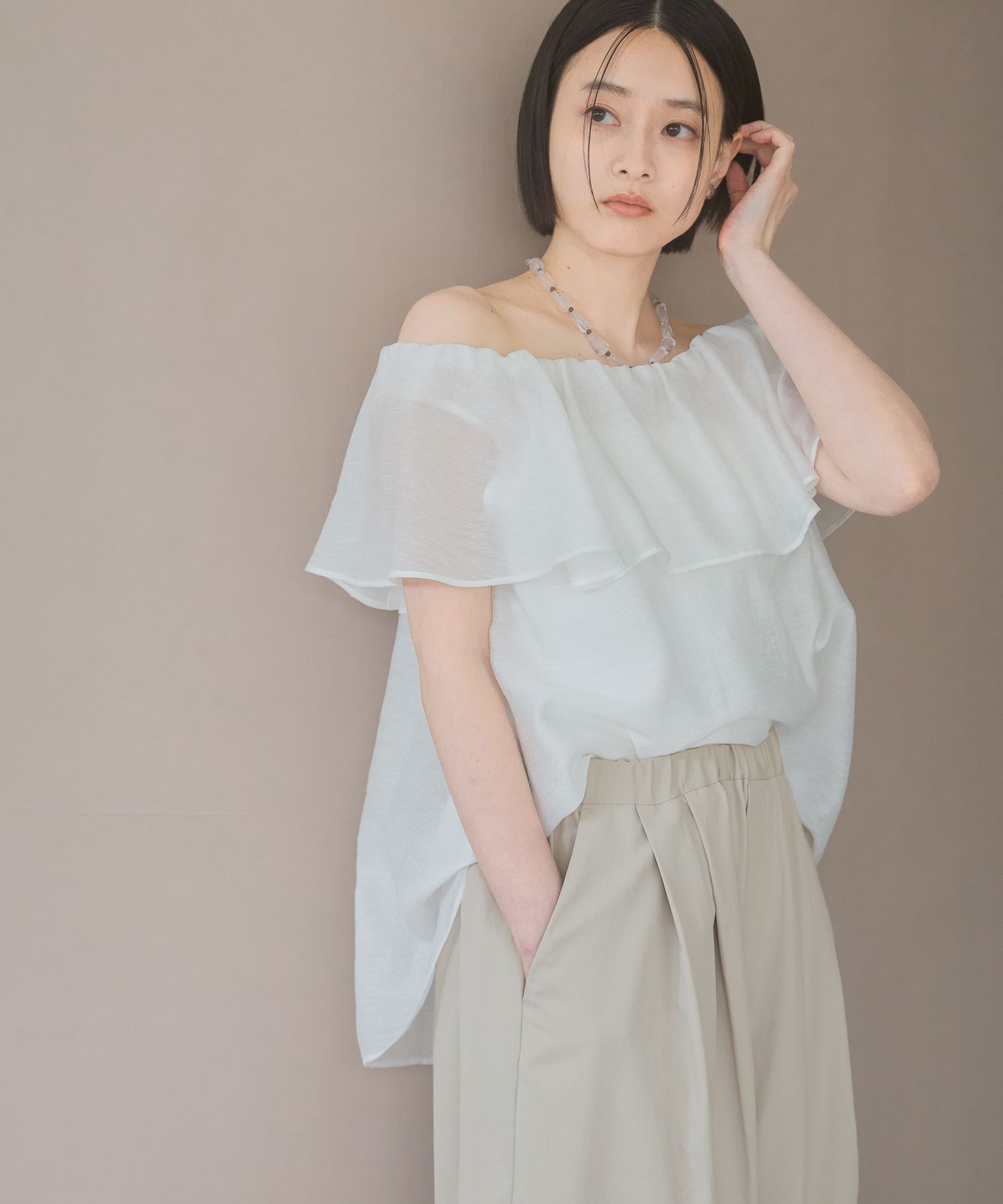 A part by 「リネンフリルブラウスフレンチスリーブ」|シャツ・ブラウス|オフホワイト