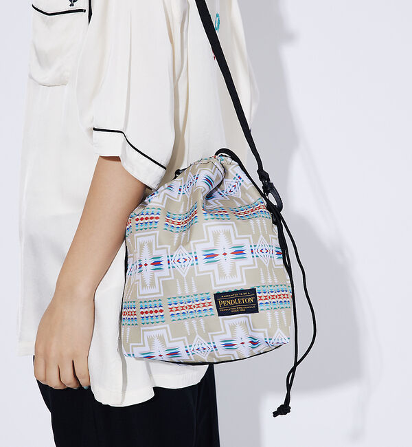 ABAHOUSE「【PENDLETON / ペンドルトン】ECOPET ROUND DROW PO」|ショルダー・メッセンジャー|ベージュ