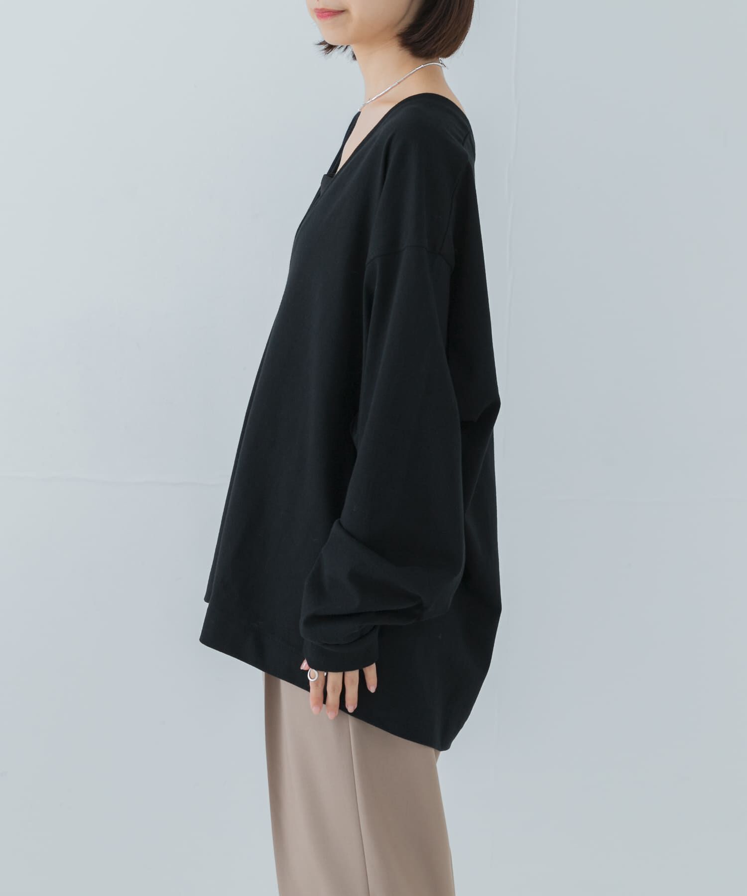 URBAN RESEARCH「『MADE IN JAPAN』深Vネックルーズカットソー」|Tシャツ・カットソー|