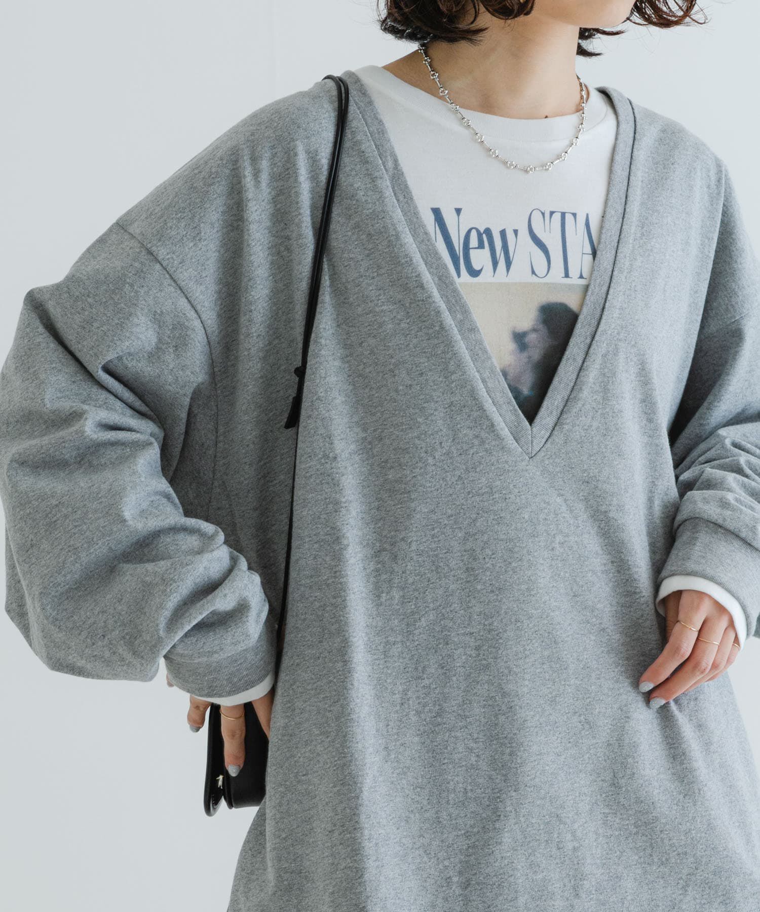 URBAN RESEARCH「『MADE IN JAPAN』深Vネックルーズカットソー」|Tシャツ・カットソー|