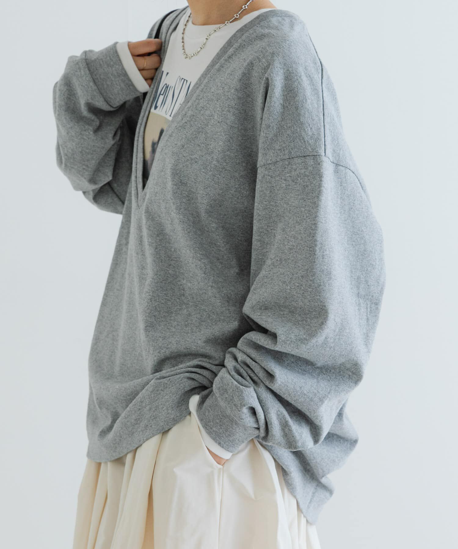 URBAN RESEARCH「『MADE IN JAPAN』深Vネックルーズカットソー」|Tシャツ・カットソー|