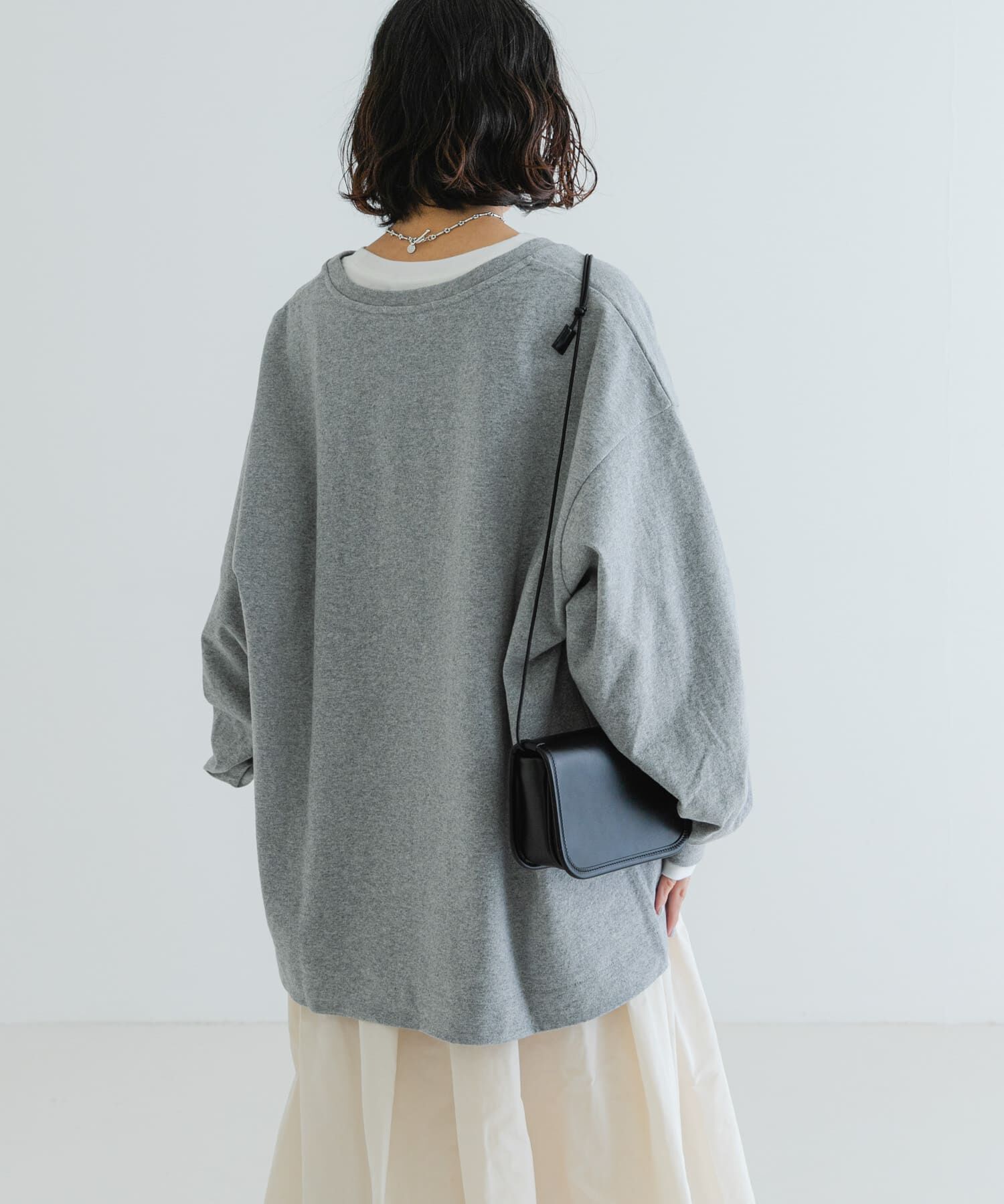 URBAN RESEARCH「『MADE IN JAPAN』深Vネックルーズカットソー」|Tシャツ・カットソー|