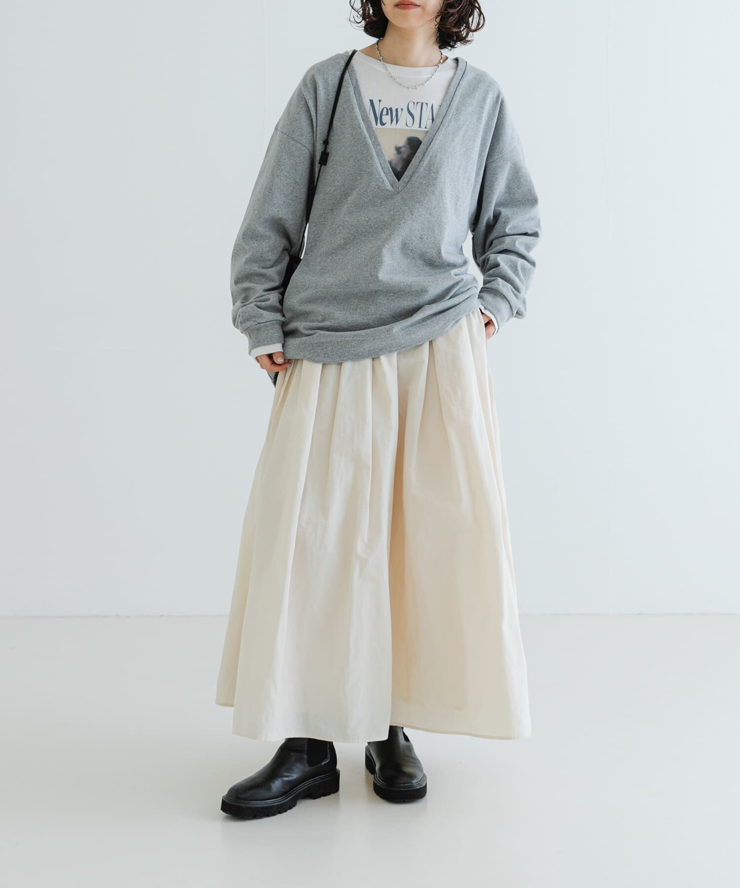 URBAN RESEARCH「『MADE IN JAPAN』深Vネックルーズカットソー」|Tシャツ・カットソー|