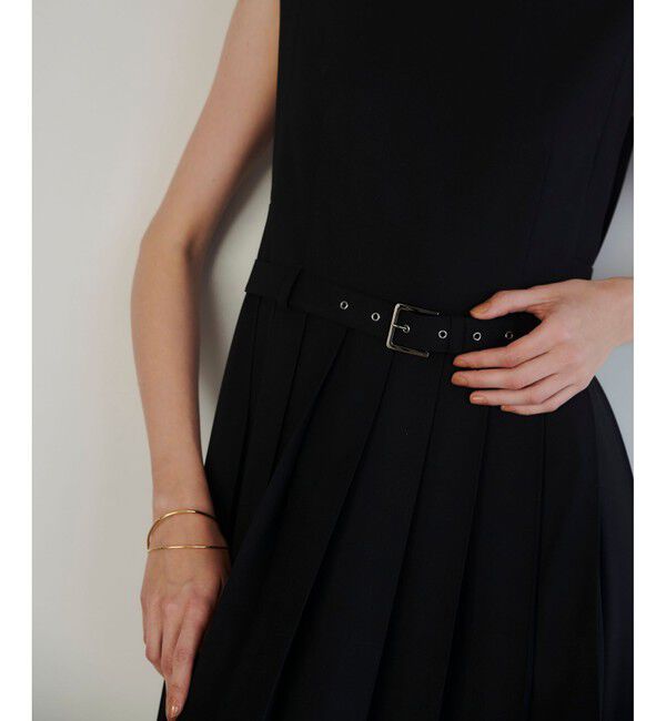 allureville「【allureville&times;otona MUSE】TRトロサイドスリットプリーツワンピース」|ワンピース|