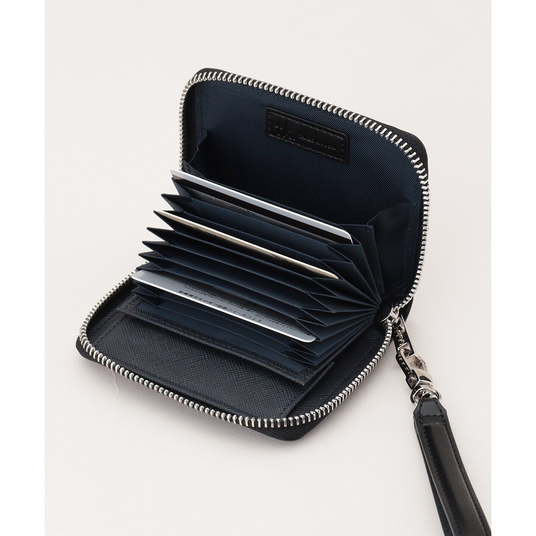 tk.TAKEO KIKUCHI「ストラップ付三方ZIPウォレット」|財布|