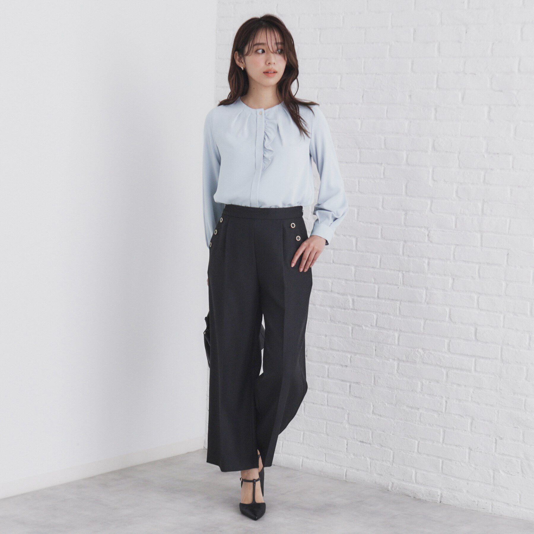 index「アシメフリルクルーネックブラウス【洗濯機洗い可/イージーアイロン/ストレッチ】」|シャツ・ブラウス|