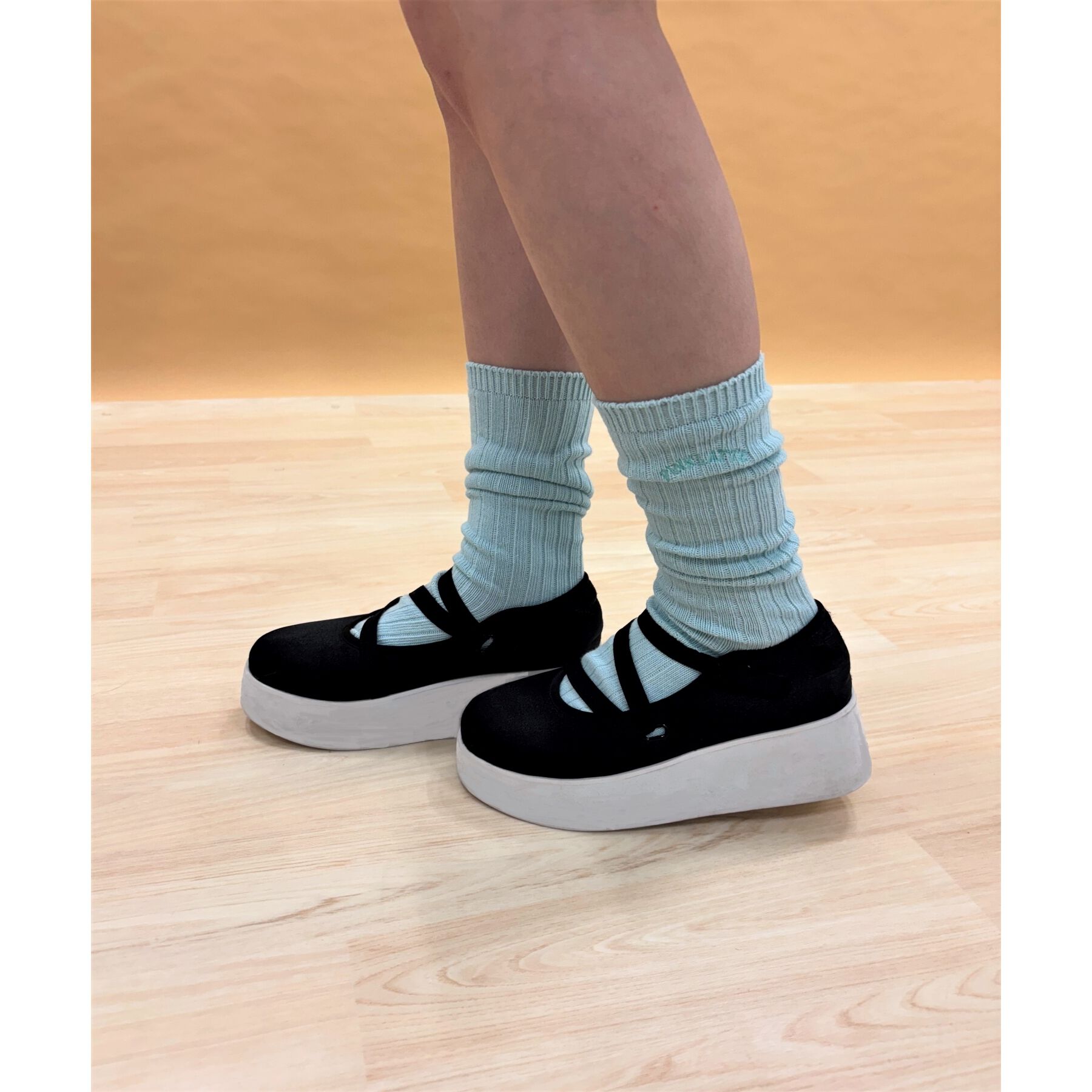 PINK-latte「【30cm丈】カレッジロゴルーズソックス」|ソックス|ブルー(091)