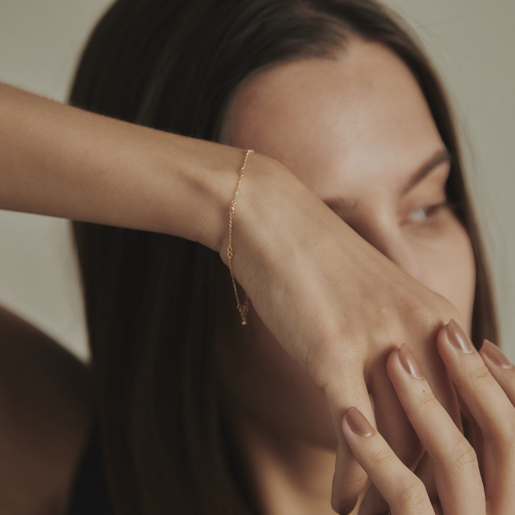 COCOSHNIK「K18フラットキヘイ&times;ハニーカットビーズ ブレスレット」|ブレスレット・バングル|