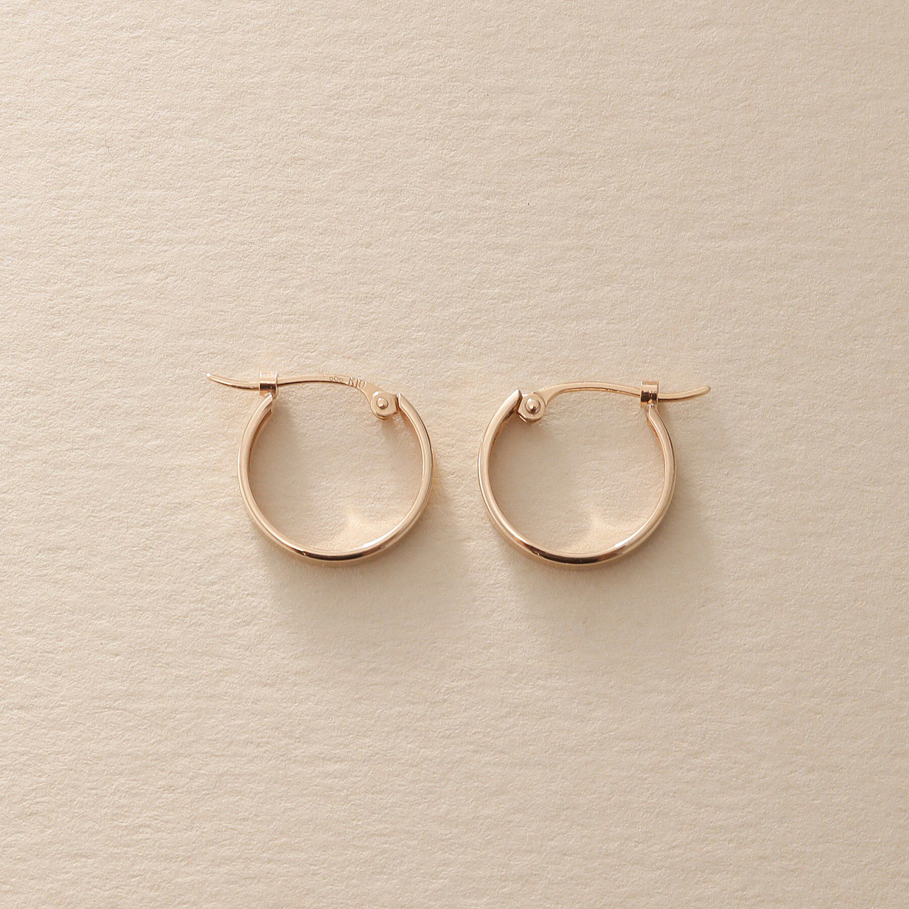 COCOSHNIK ONKITSCH「K10プレーンフープピアス」|ピアス|