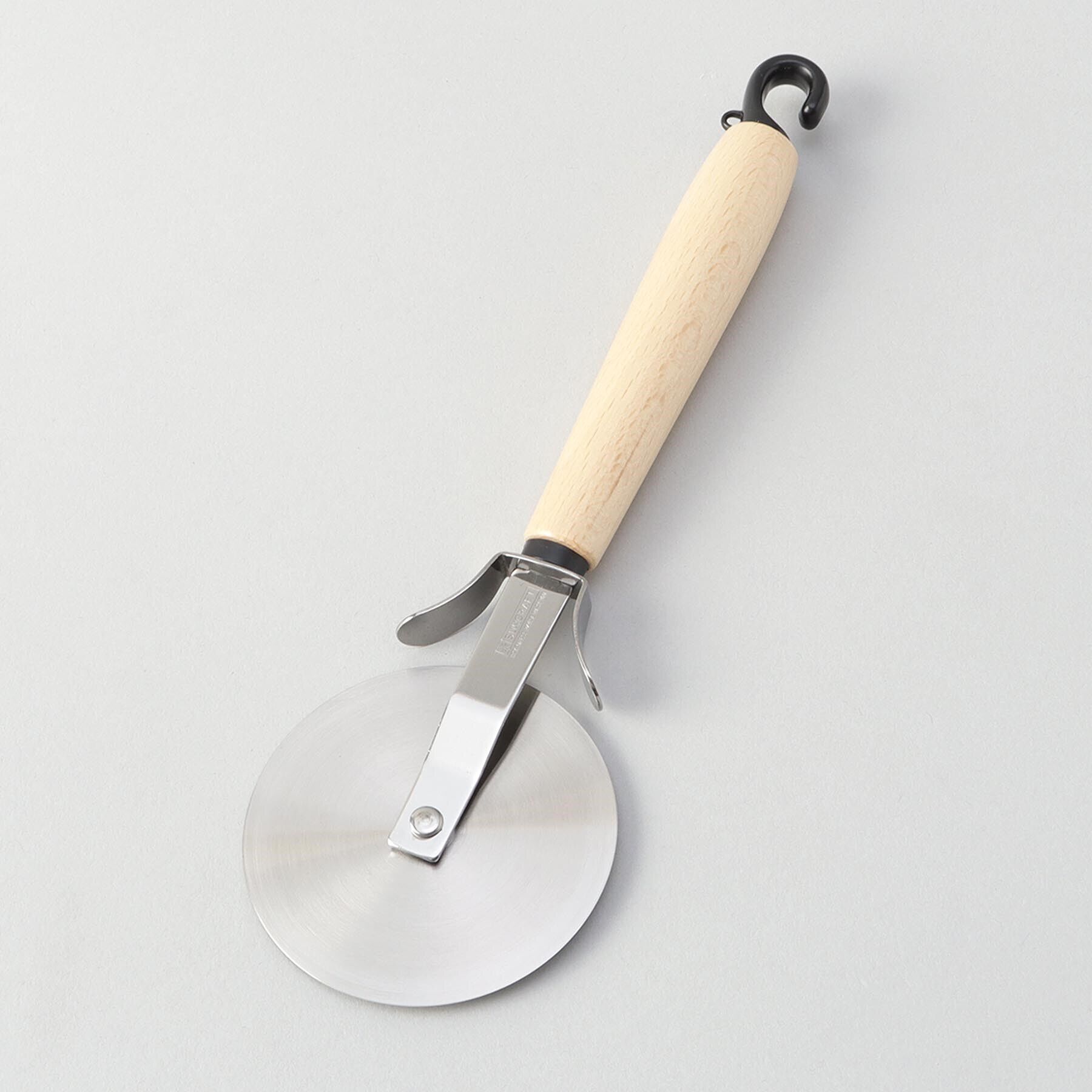212 KITCHEN STORE「木柄 ピザカッター  ＜212Kオリジナル＞」|食器・キッチングッズ|