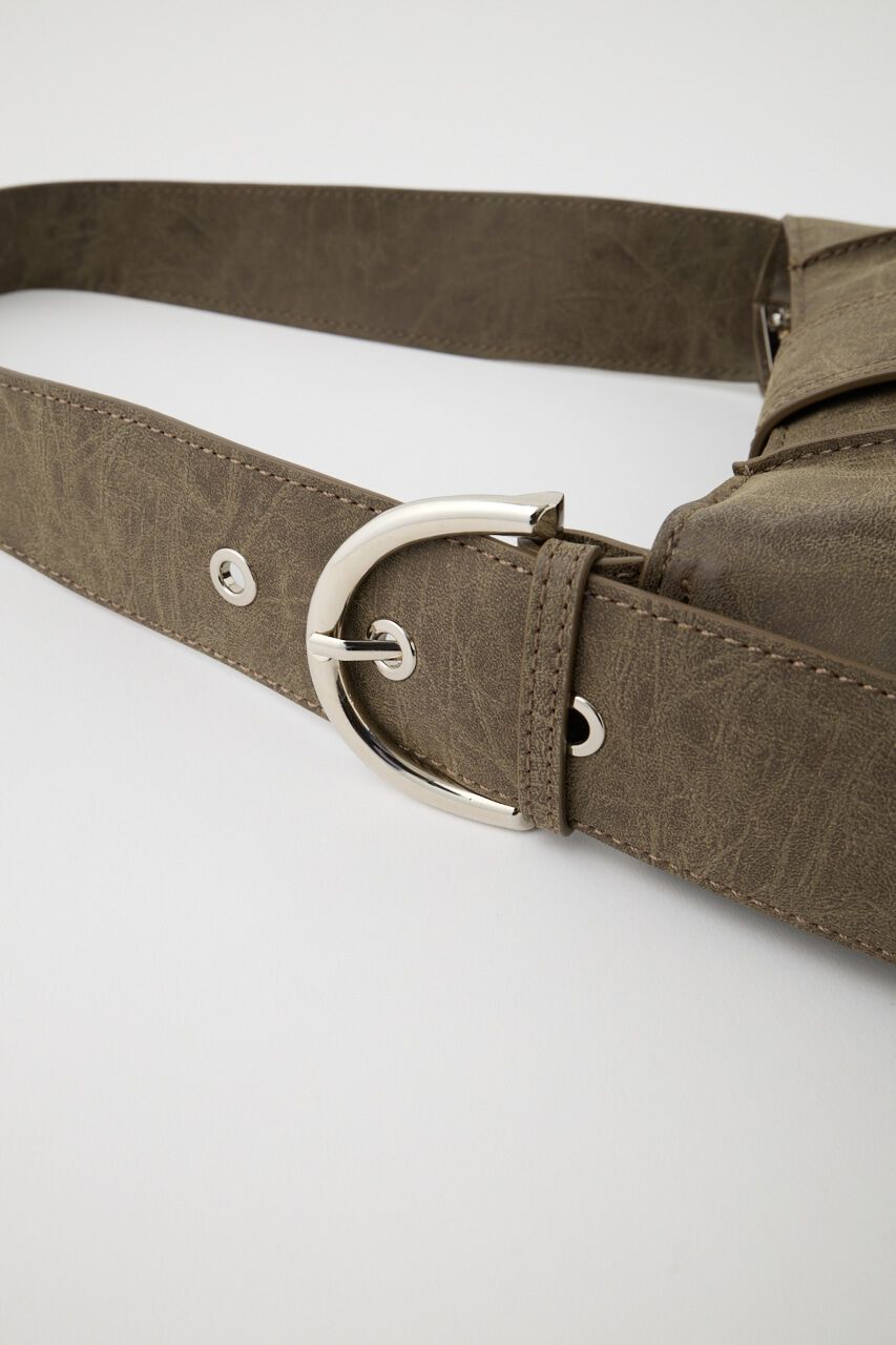MOUSSY「AGING BUCKLE FLAP HOBO バッグ」|その他|