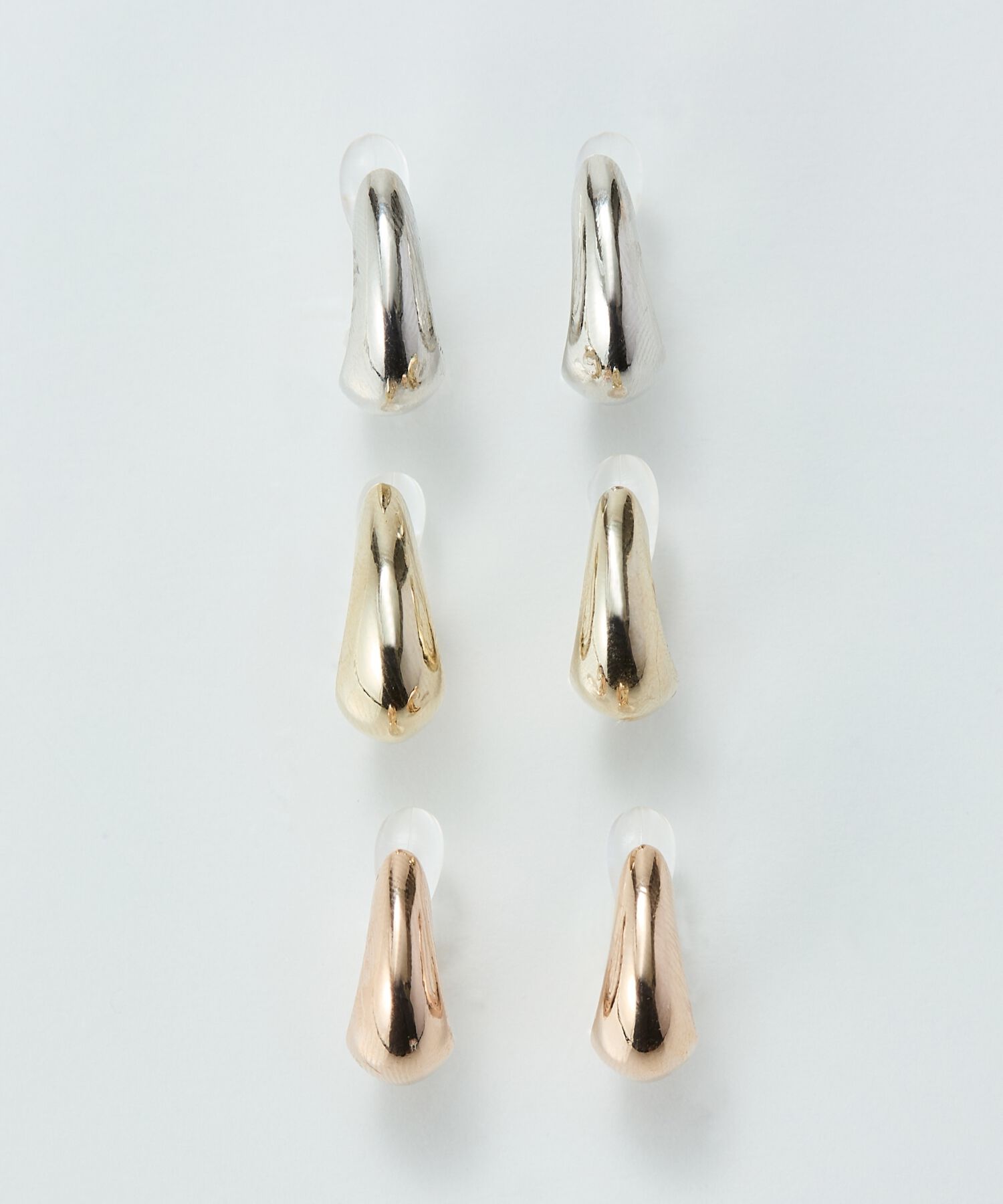 Phoebe「【金属アレルギー対応/痛くないシリーズ】モードループフィットイヤリング　シルバー」|イヤリング|